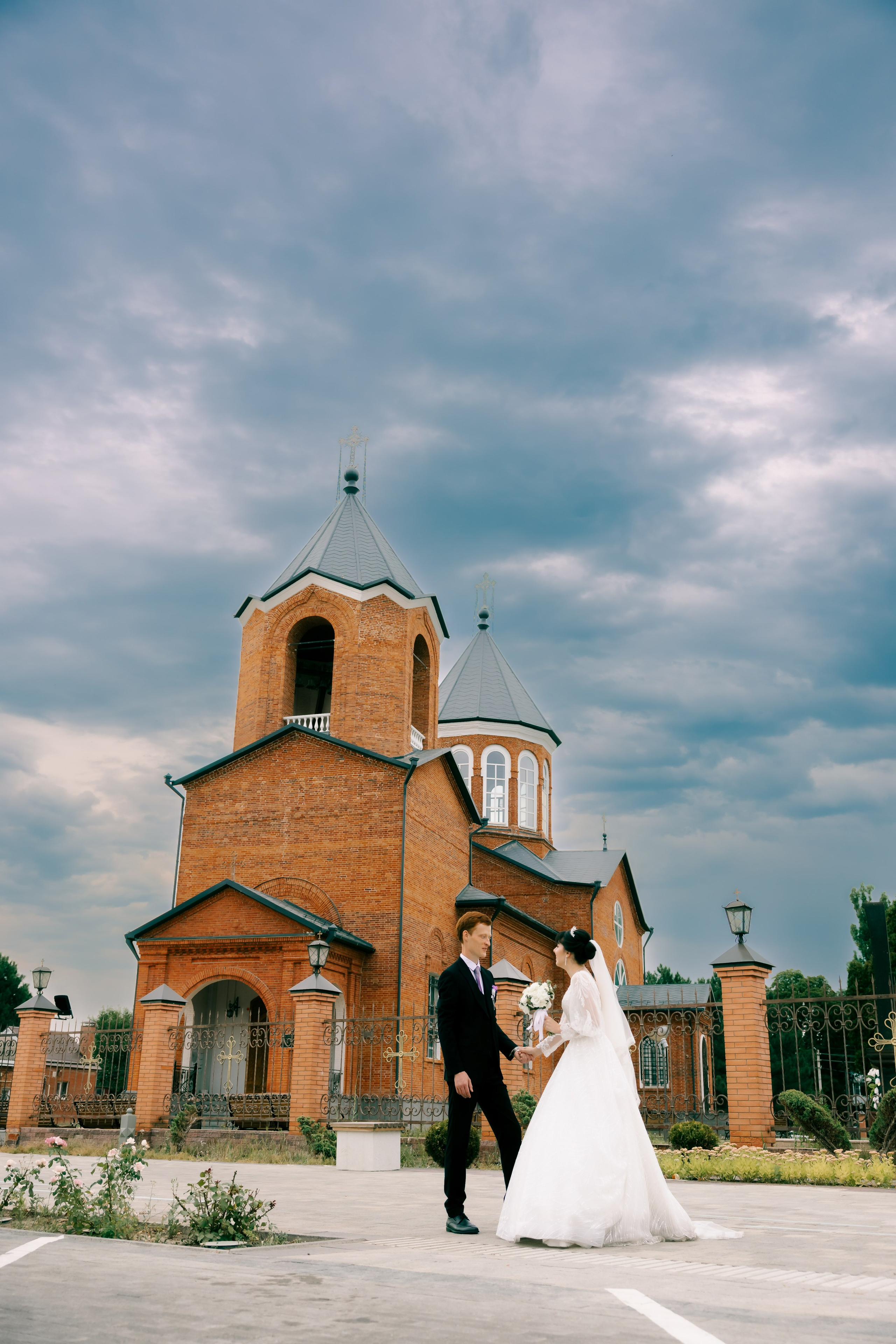 Свадебные съемки. Профессиональный фотограф и видеооператор
