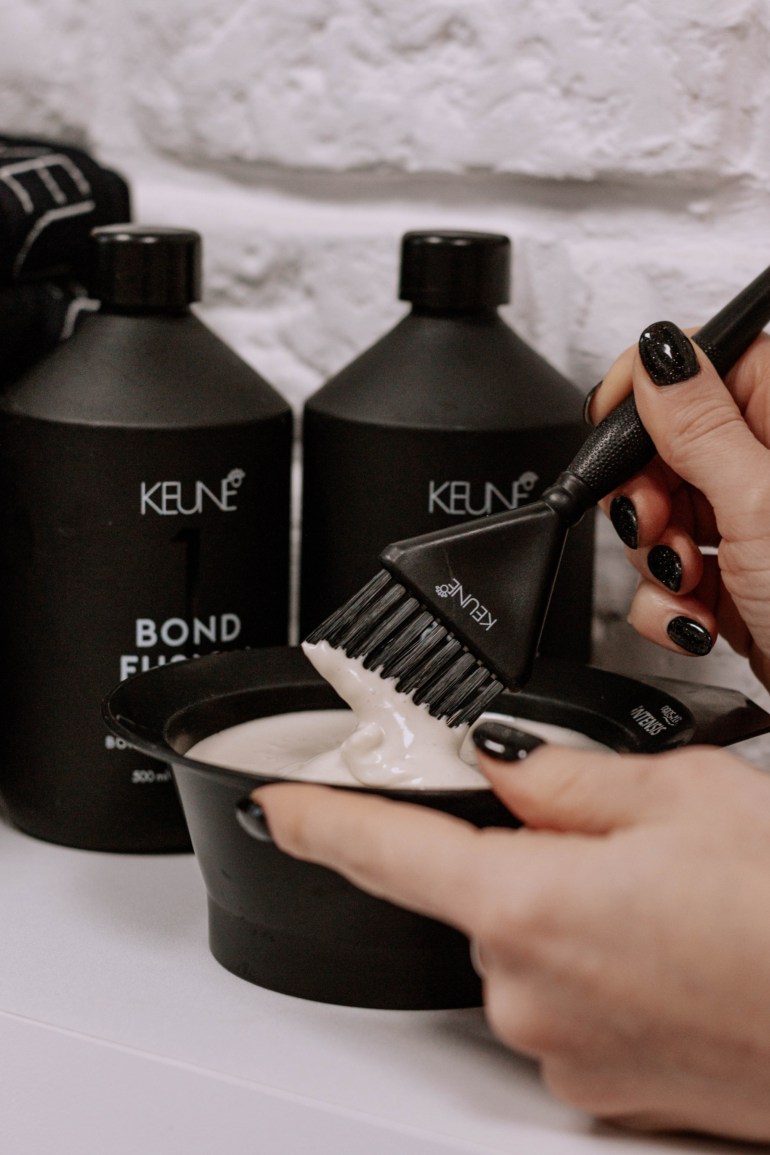 Настя- стилист по волосам. Бережно сохраняю ваши чувства и истории на своих фотографиях