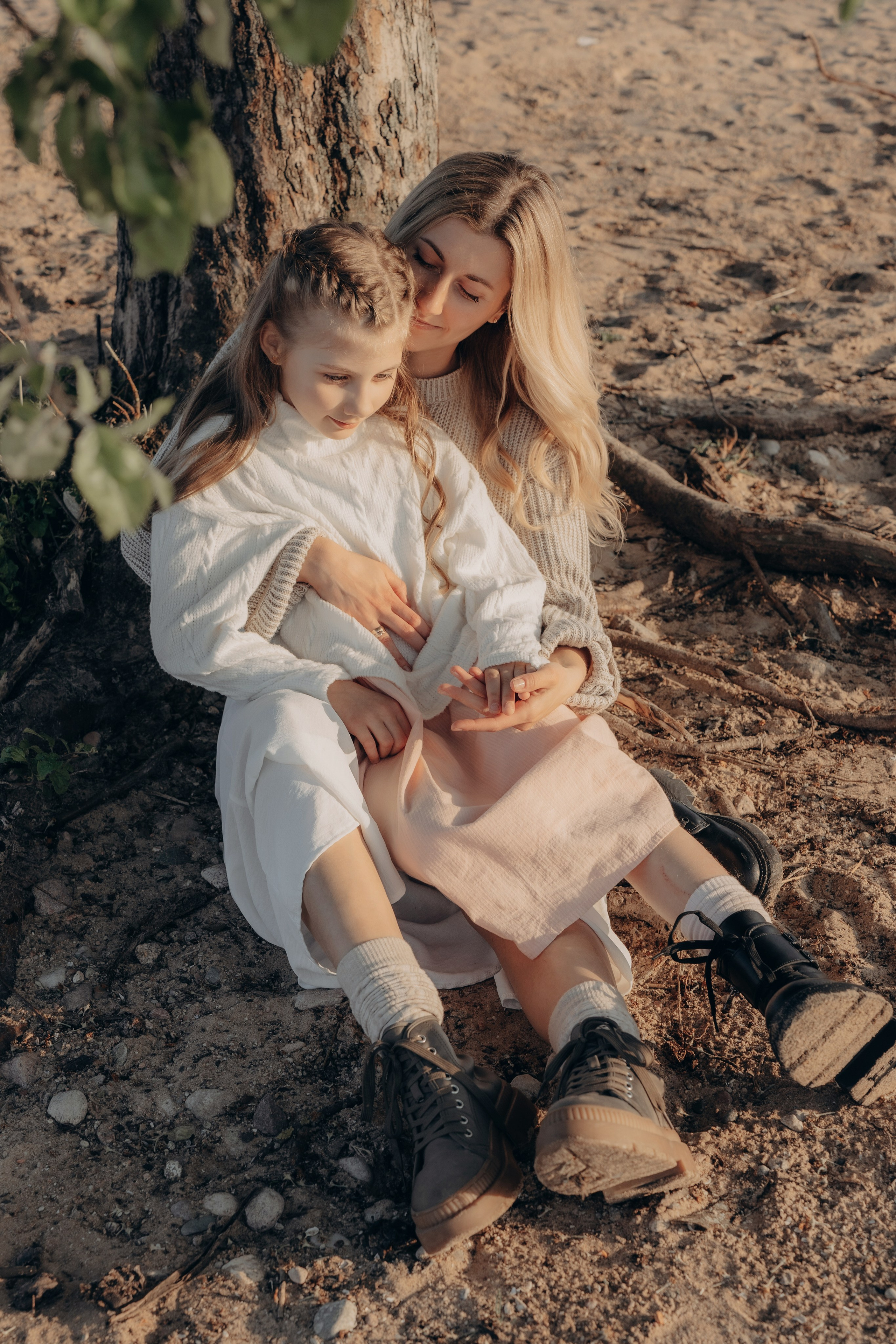 Весеннее тепло семьи на берегу Минского моря. Ваш семейный фотограф в Минске — Вика Трегубова