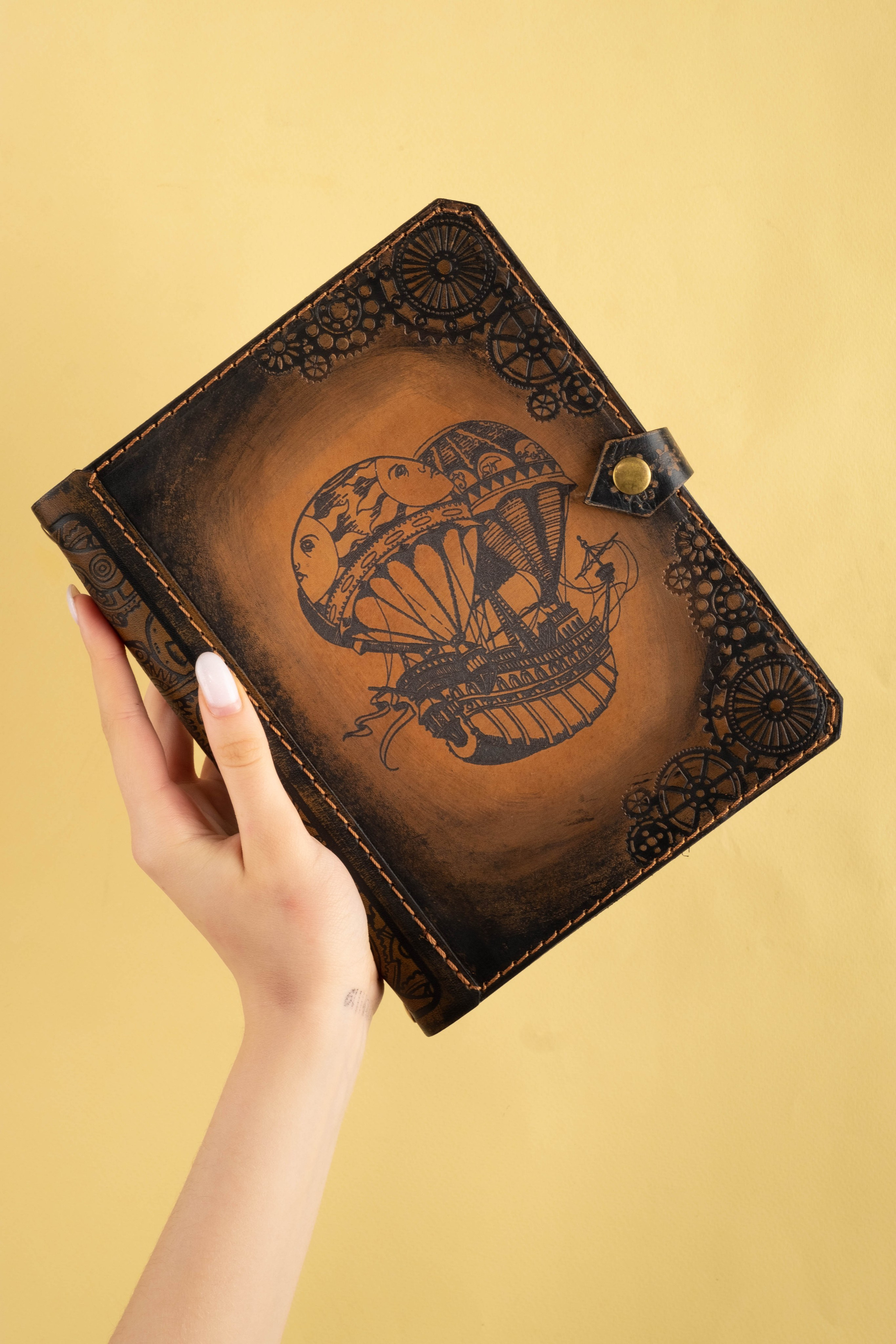 Кожаный блокнот. Иванова Екатерина. Фотограф Омск