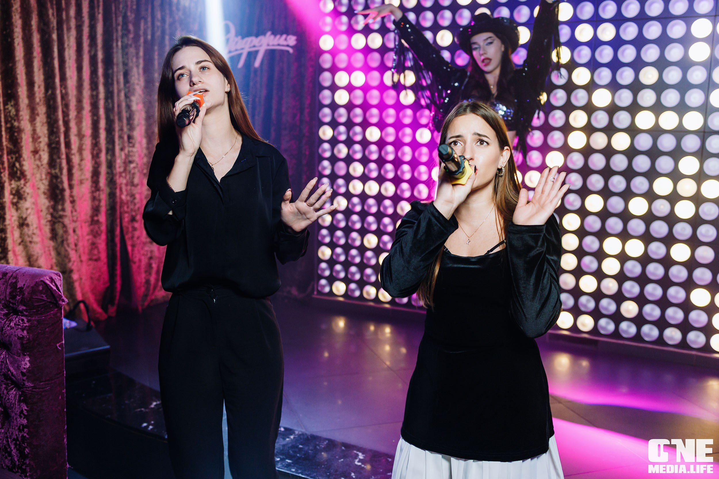 Фоторепортаж из караоке-клуба Эйфория. One Media Life: фоторепортажи, фотоотчеты с мероприятий и заведений