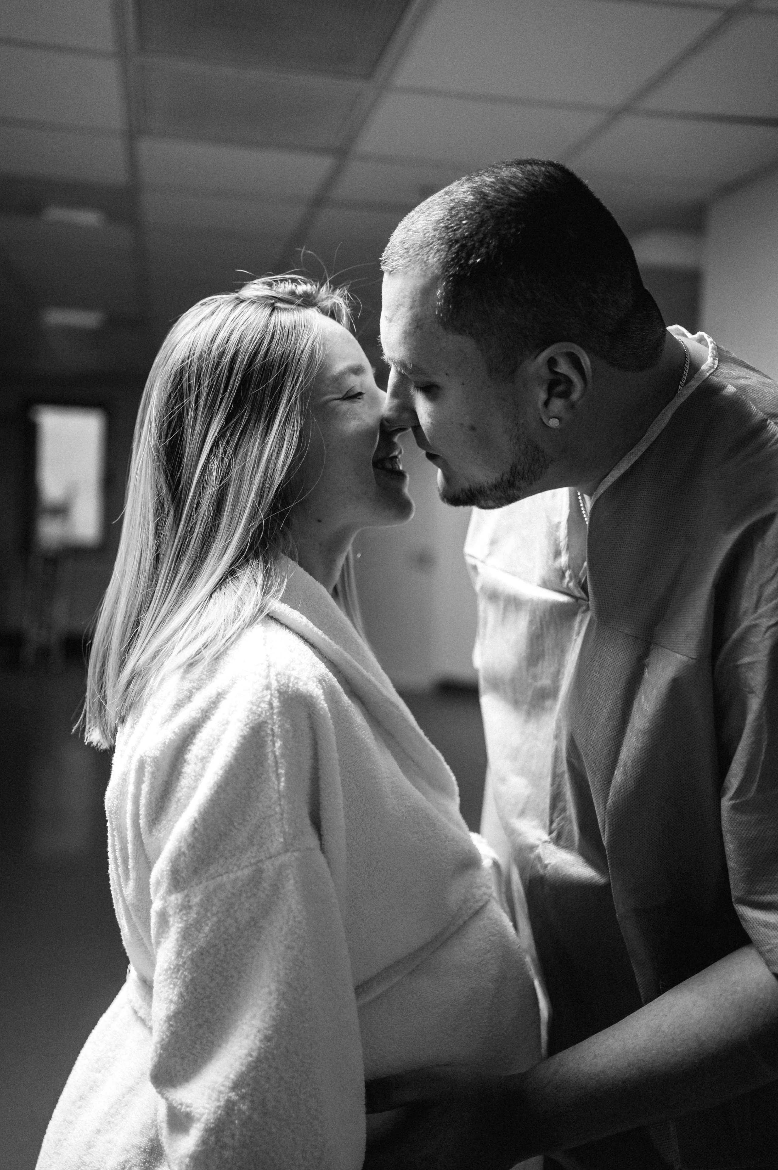 Съемка родов ЧБ. Фотограф и видеограф на роды в Москве Подшивалова Полина