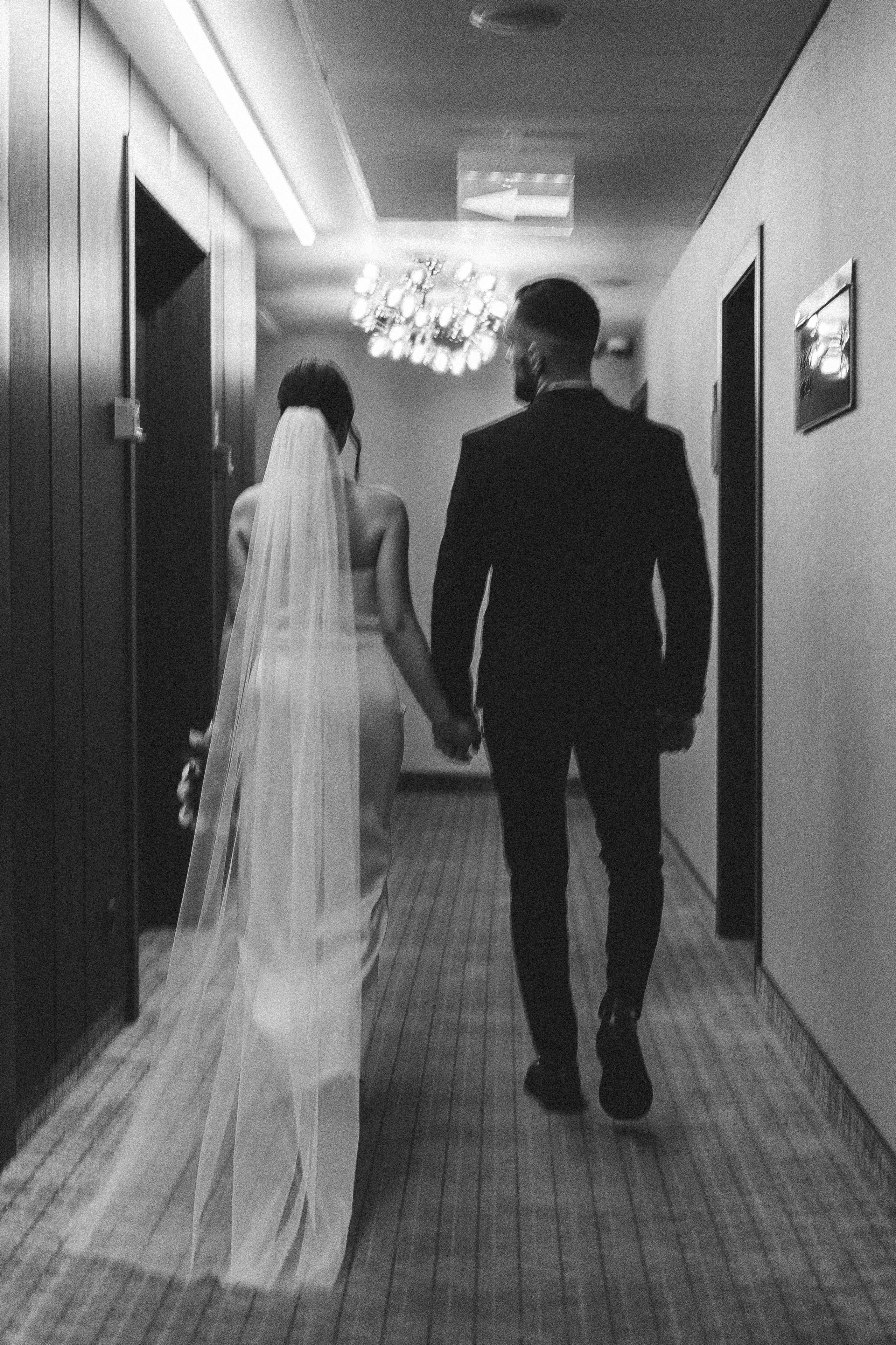 СВАДЕБНАЯ СЬЕМКА СБОРОВ ЖЕНИХА И НЕВЕСТЫ В ОТЕЛЕ И ТАКЖЕ ФОТОСЕССИИЯ В ОТЕЛЕЕ МЕГАПОЛИС БРЯНСК. Профессиональный фотограф, Санкт-Петербург — Виктория Богомолова