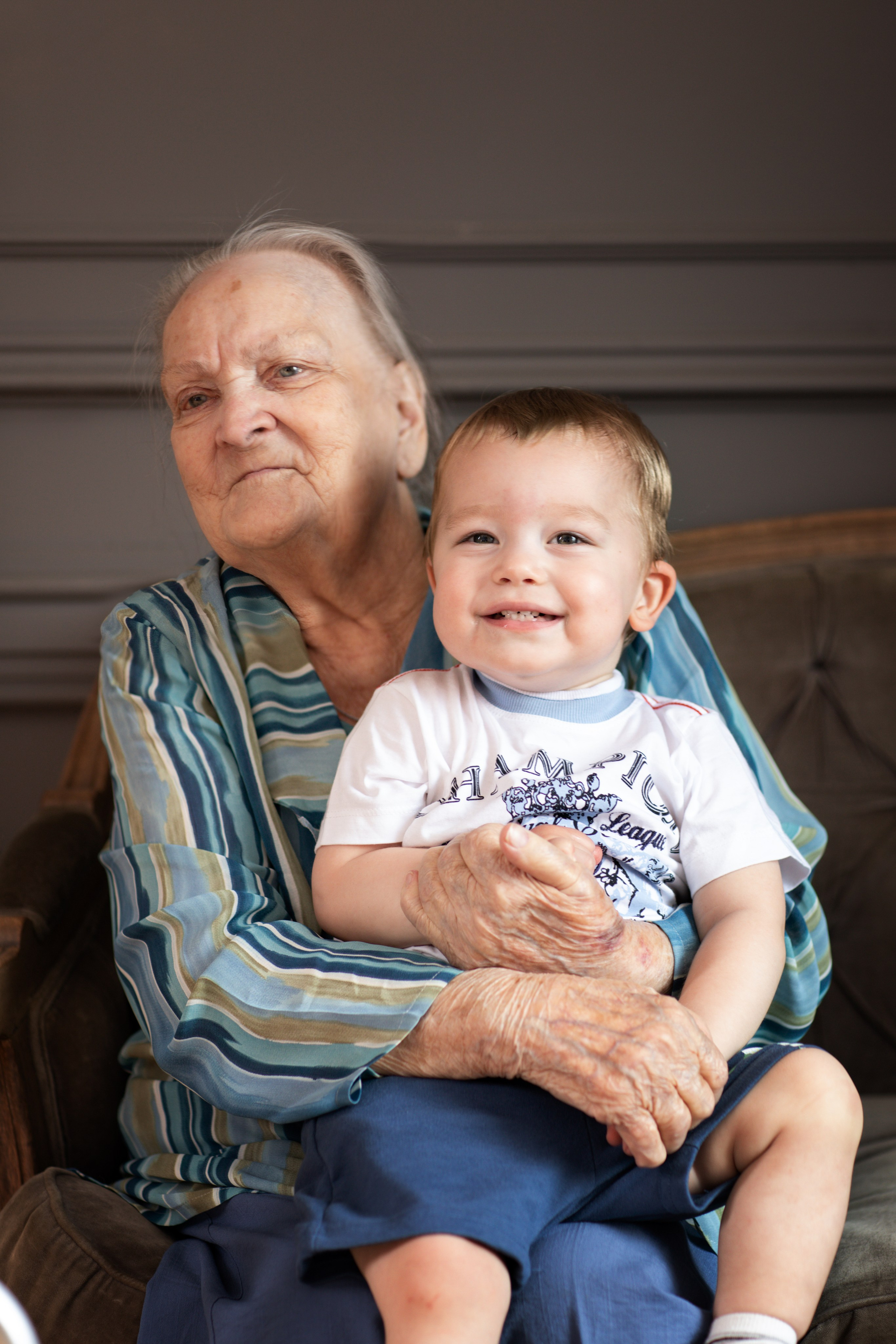 Четыре поколения. Съемка большой семьи. Фотограф Санкт-Петербург Елена Мухина