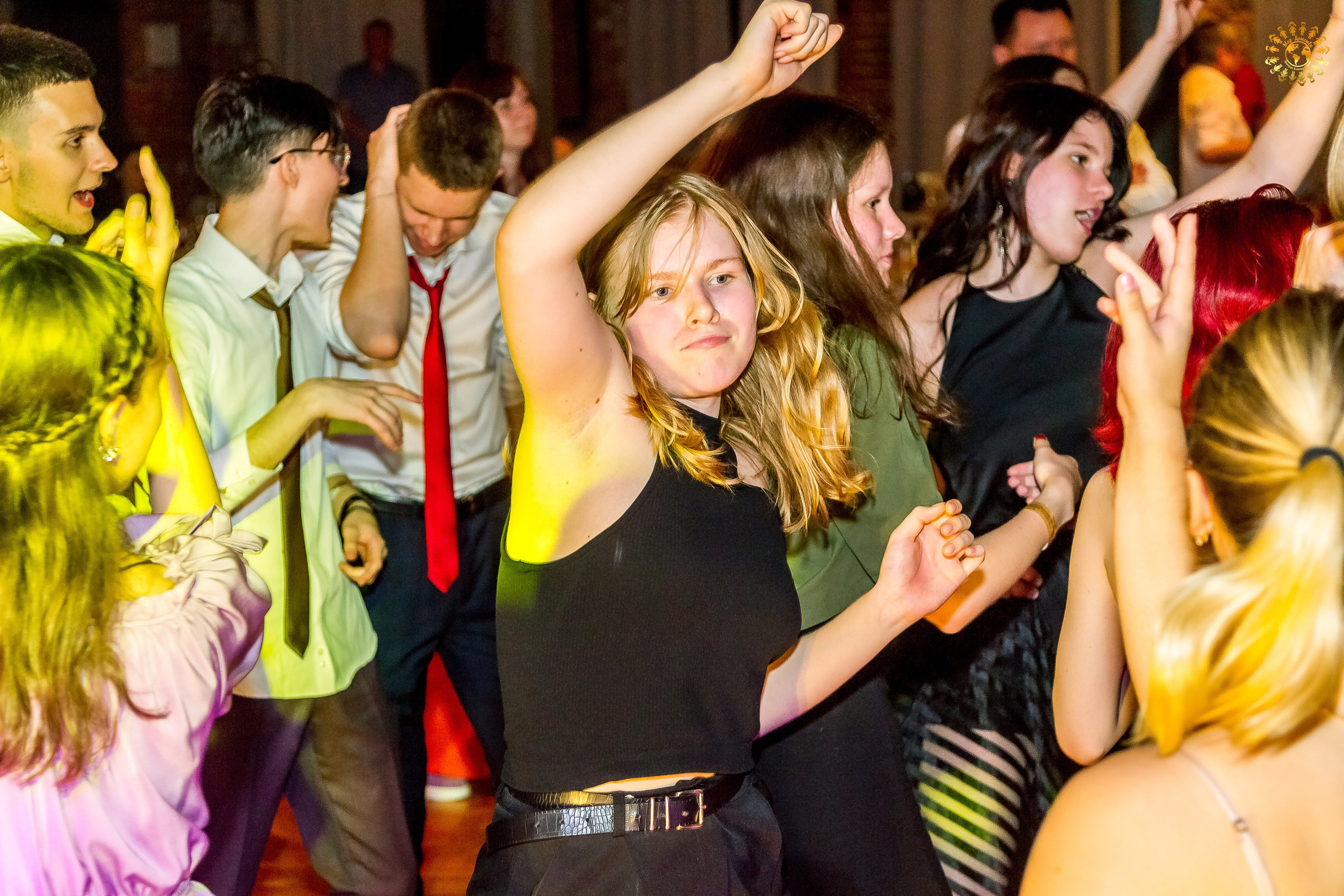 Выпускной 2023 (11-е классы) клуб «Джаггер», Москва. Репортажная съемка в Москве и области. Анималистика