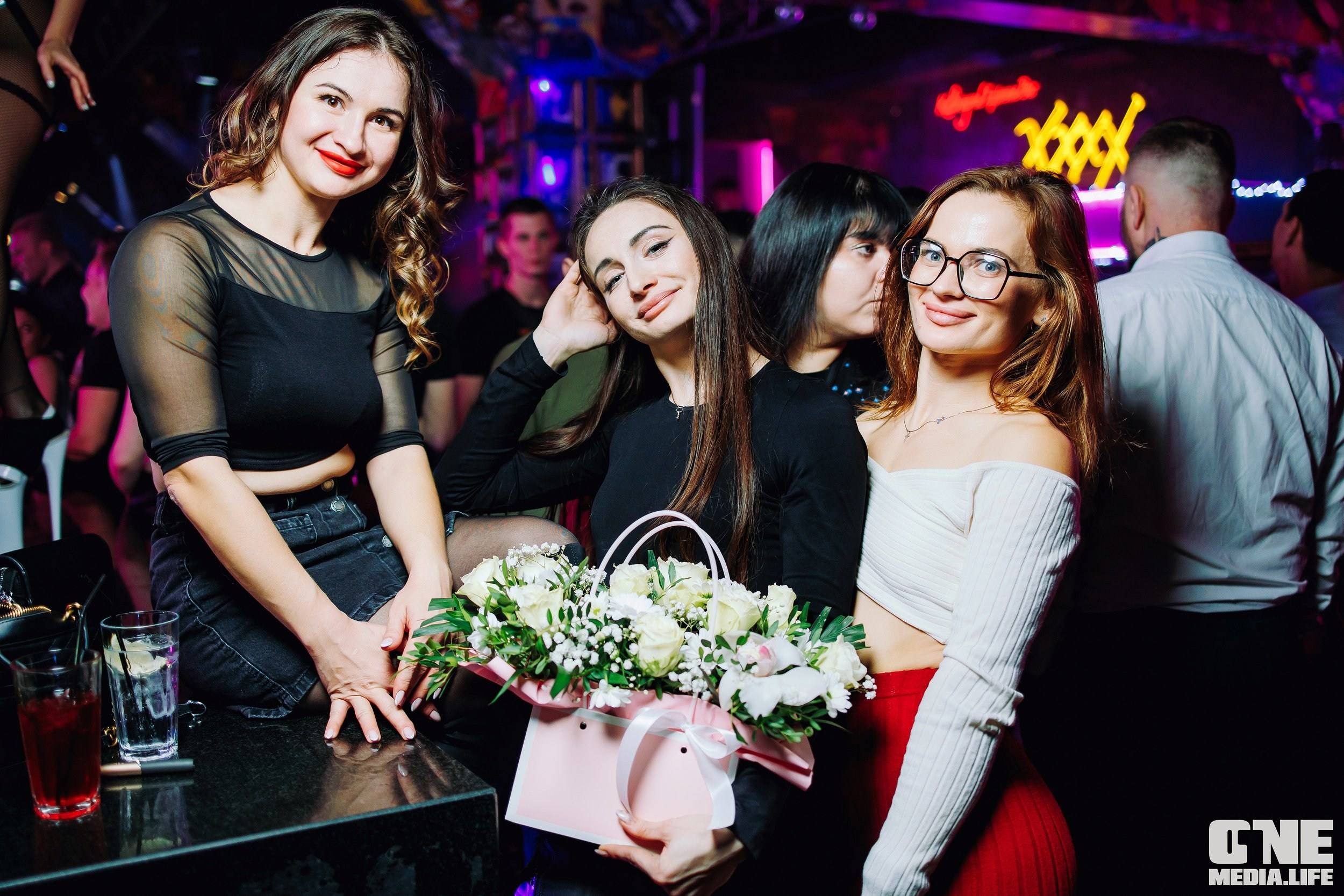 Фоторепортаж из бара XxxX. One Media Life: фоторепортажи, фотоотчеты с мероприятий и заведений