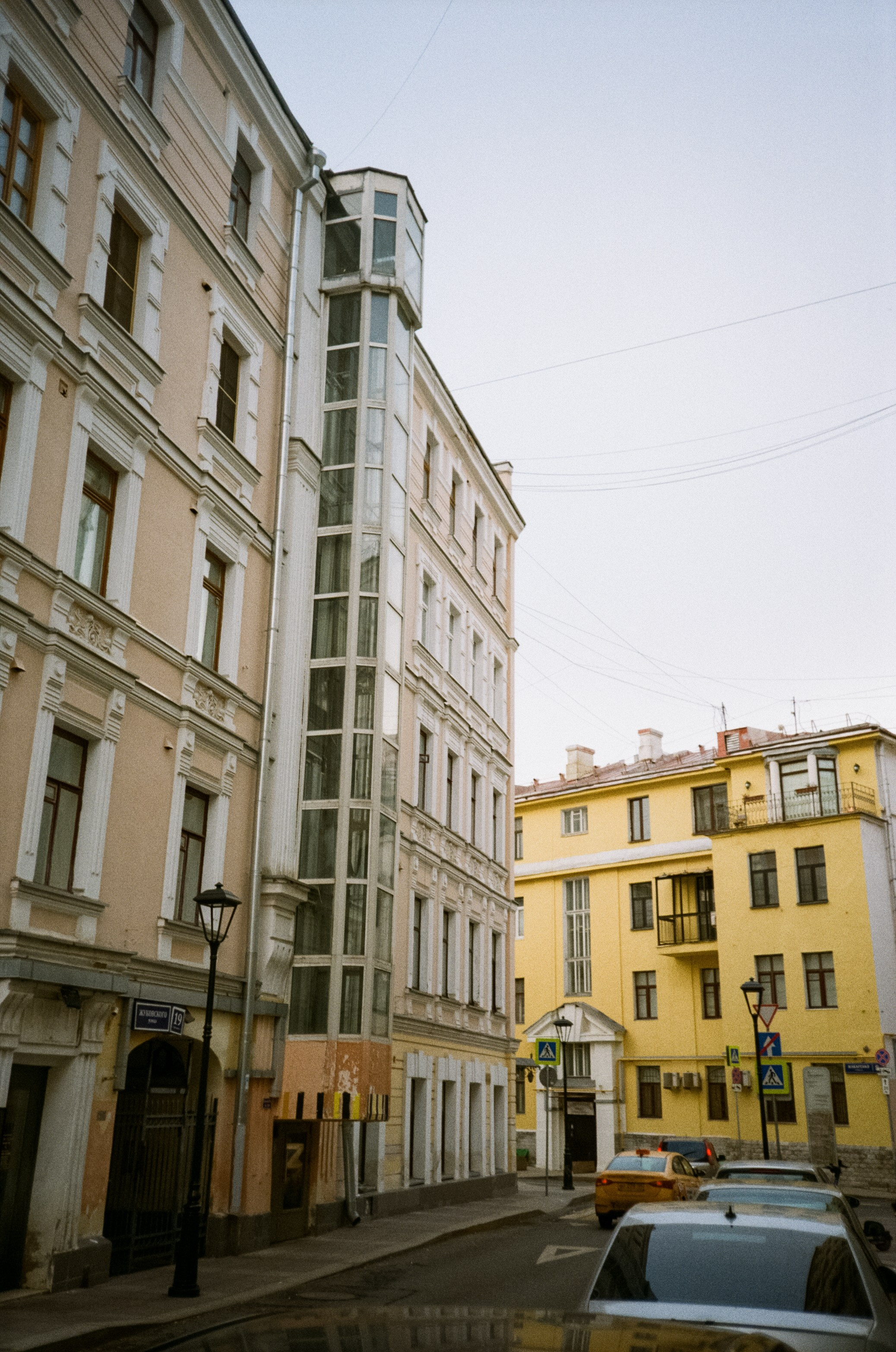 Чистые пруды, Покровка, Потаповский переулок / Cosina CX-1 / Kodak ProImage 100