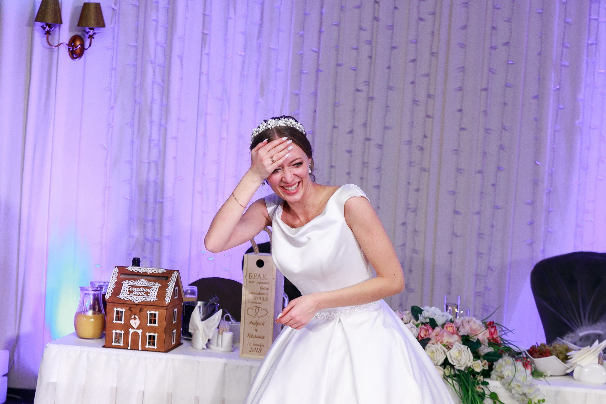 Свадьба с огоньком. Фотограф крещение венчание в Петербурге! Помогает подобрать храм и посоветовал душевного батюшку в СПб