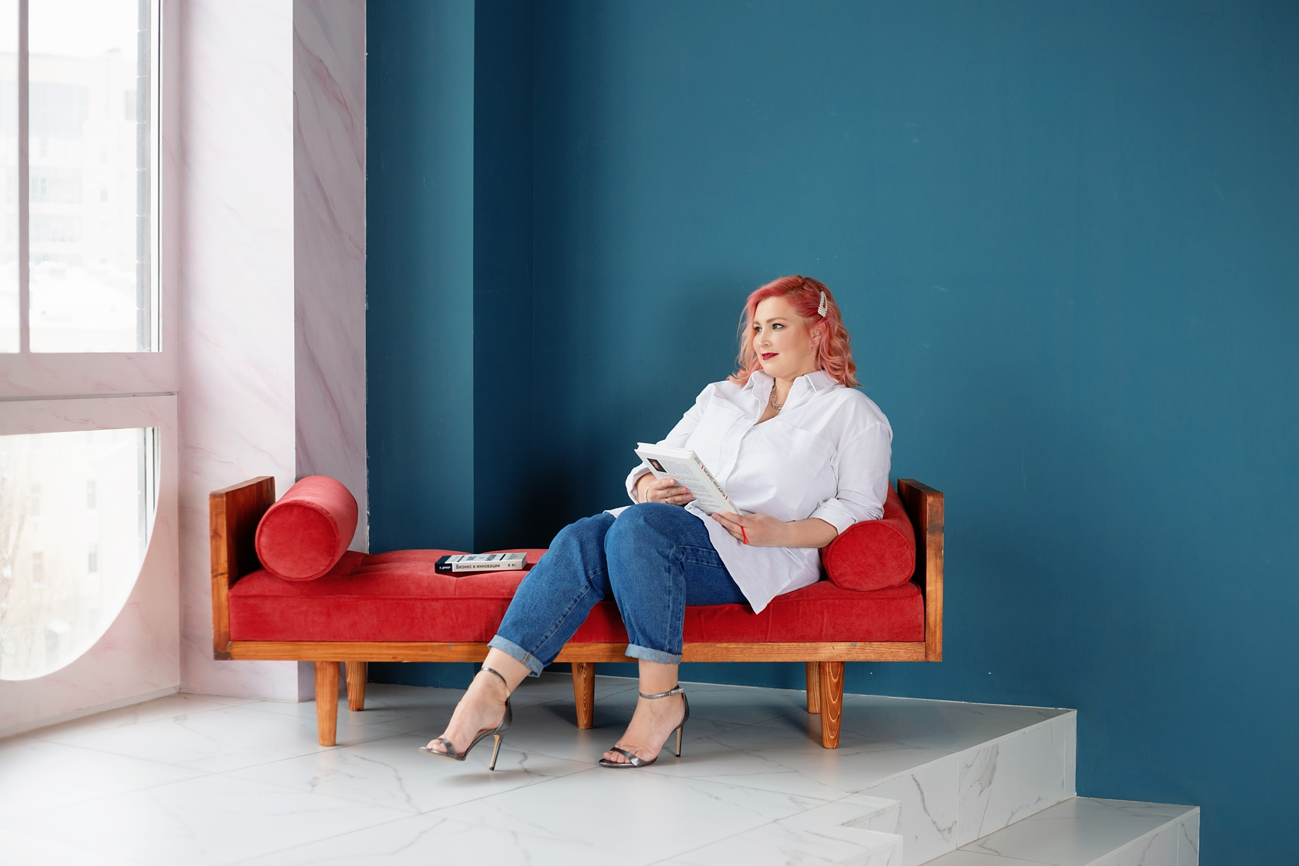 Профессиональные фото для коуча в СПб, яркие портреты для привлечения клиентов. Портретные фотосессии, контент-съемки, репортаж