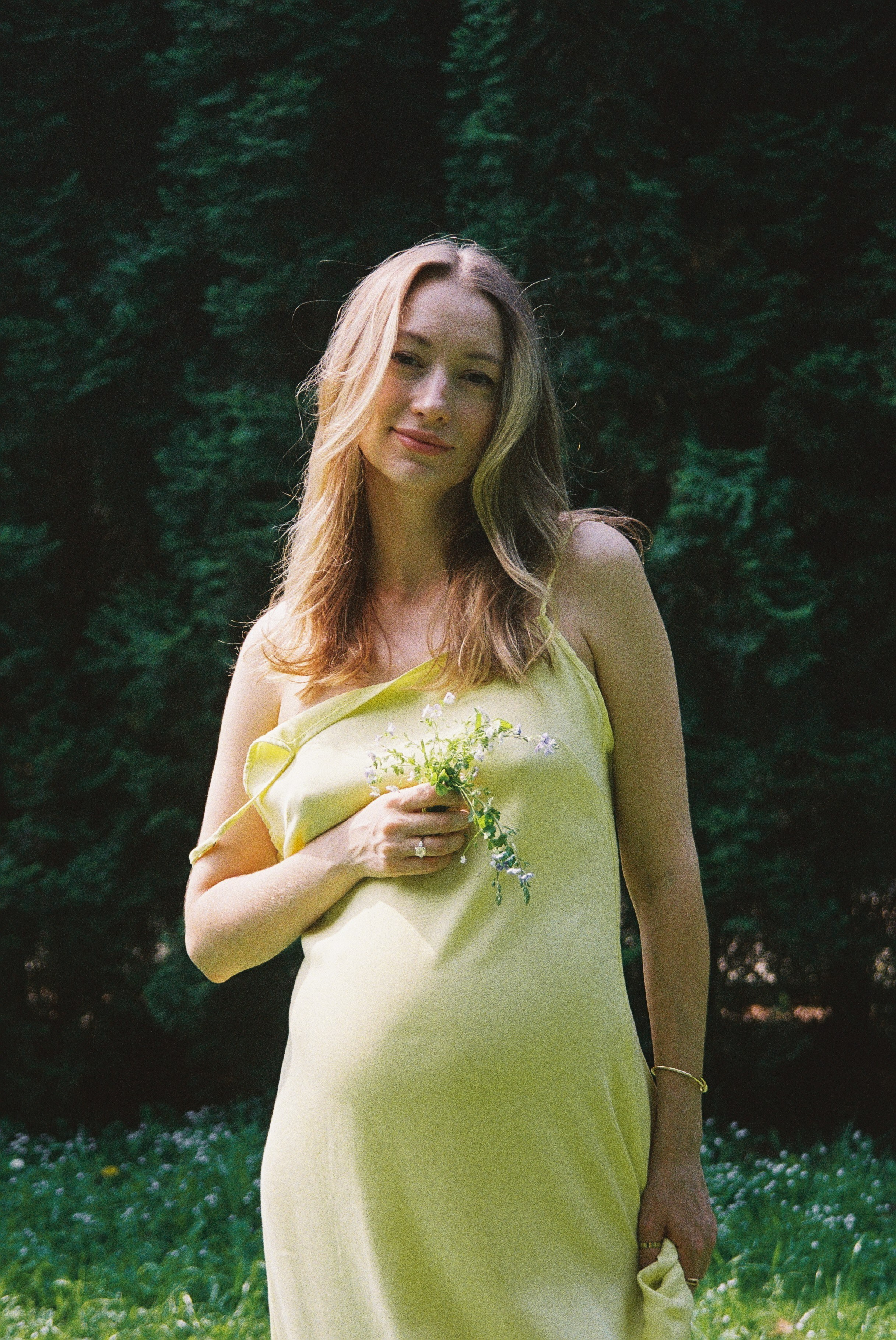 Лора pregnancy цифра и плёнка. Фотограф беременности и материнства в Москве Алевтина Носова