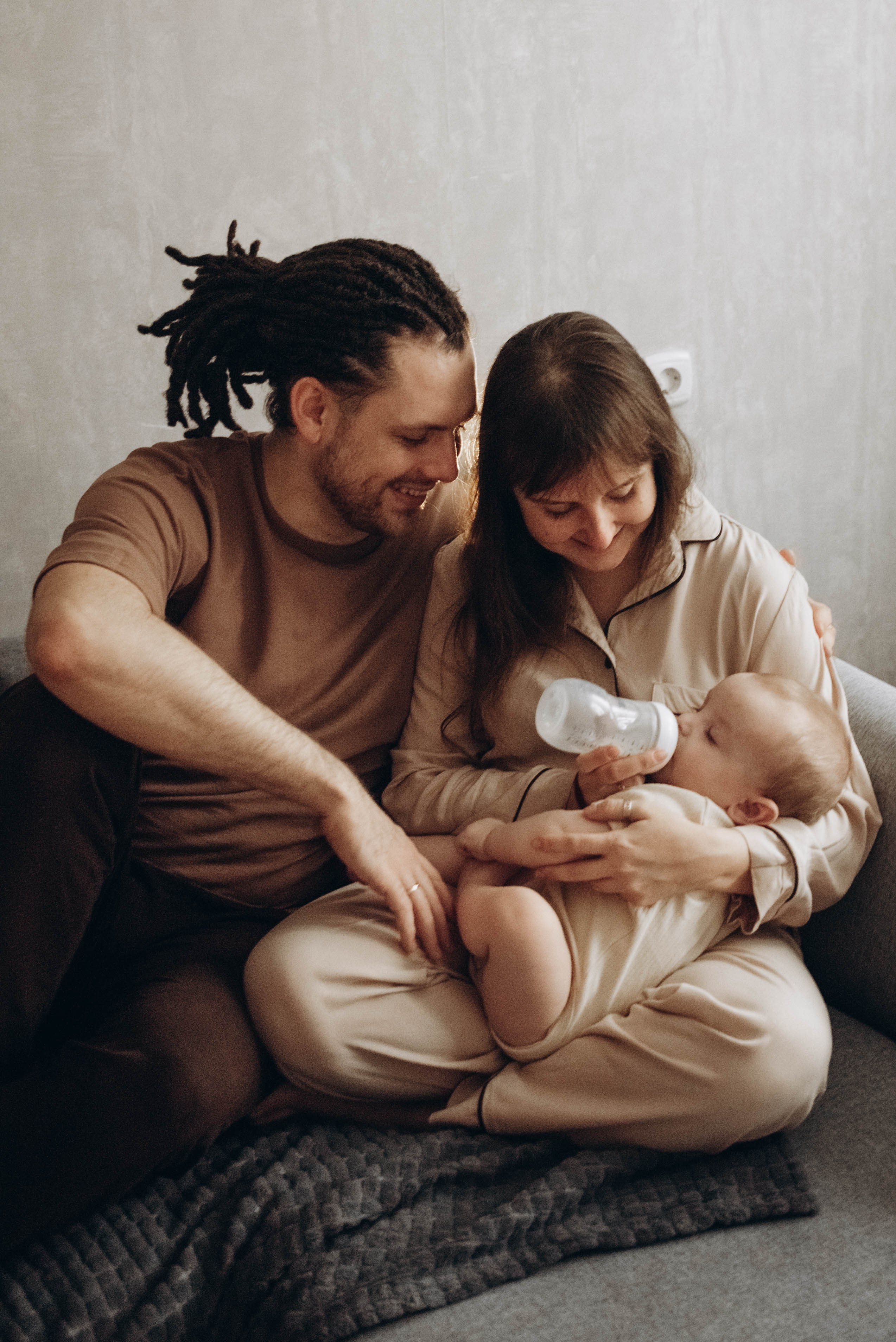 Домашняя семейная фотоссесия с малышом. Семейный фотограф в Железнодорожном Масаева Елена