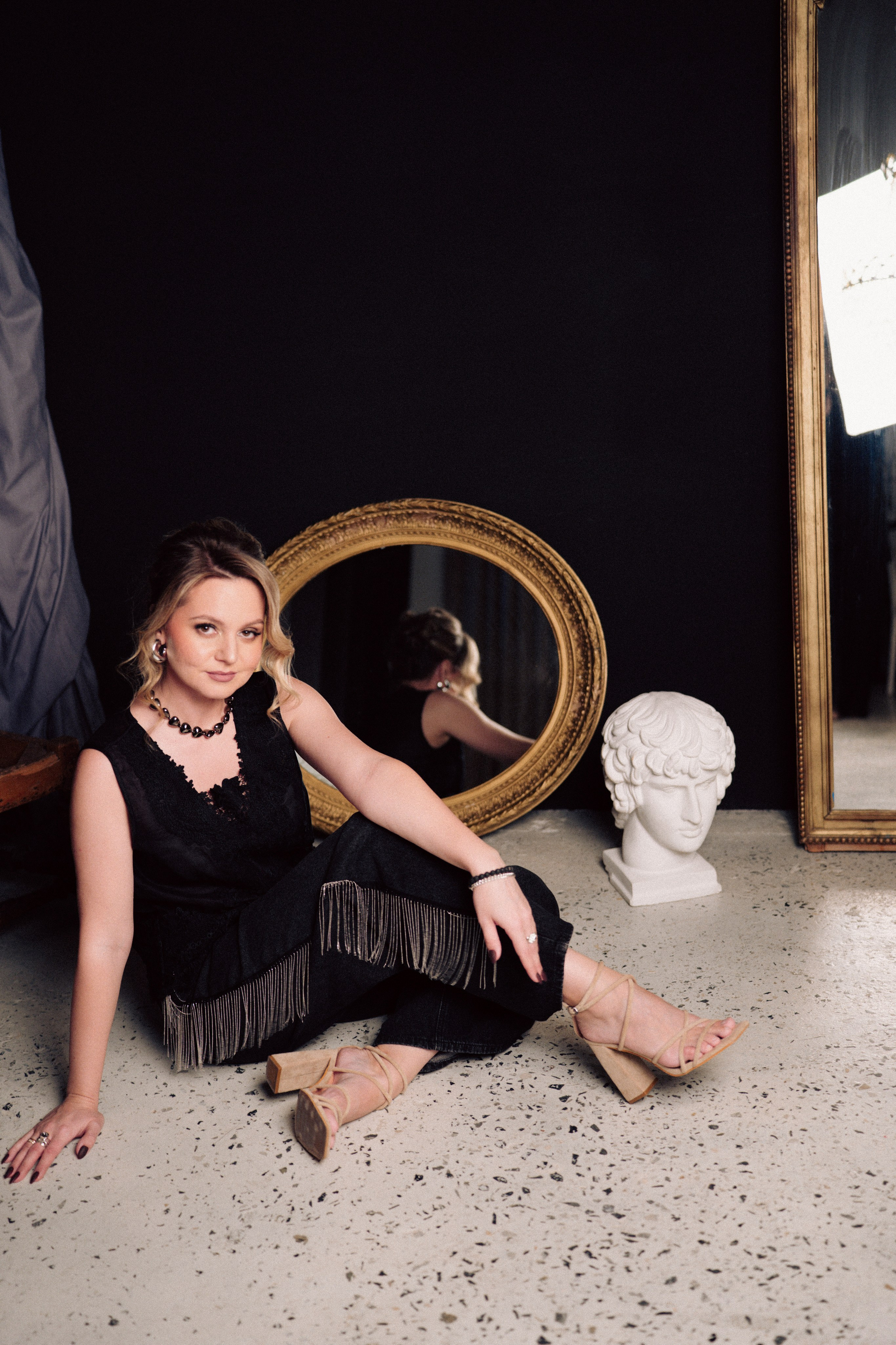 НОВОГОДНЯЯ ФОТОСЕСИИЯ В СТУДИИ ДЛЯ ДЕВУШКИ И ПРОГУЛКА ПО ЧЕРНЫШЕВСКОЙ. Профессиональный фотограф, Санкт-Петербург — Виктория Богомолова