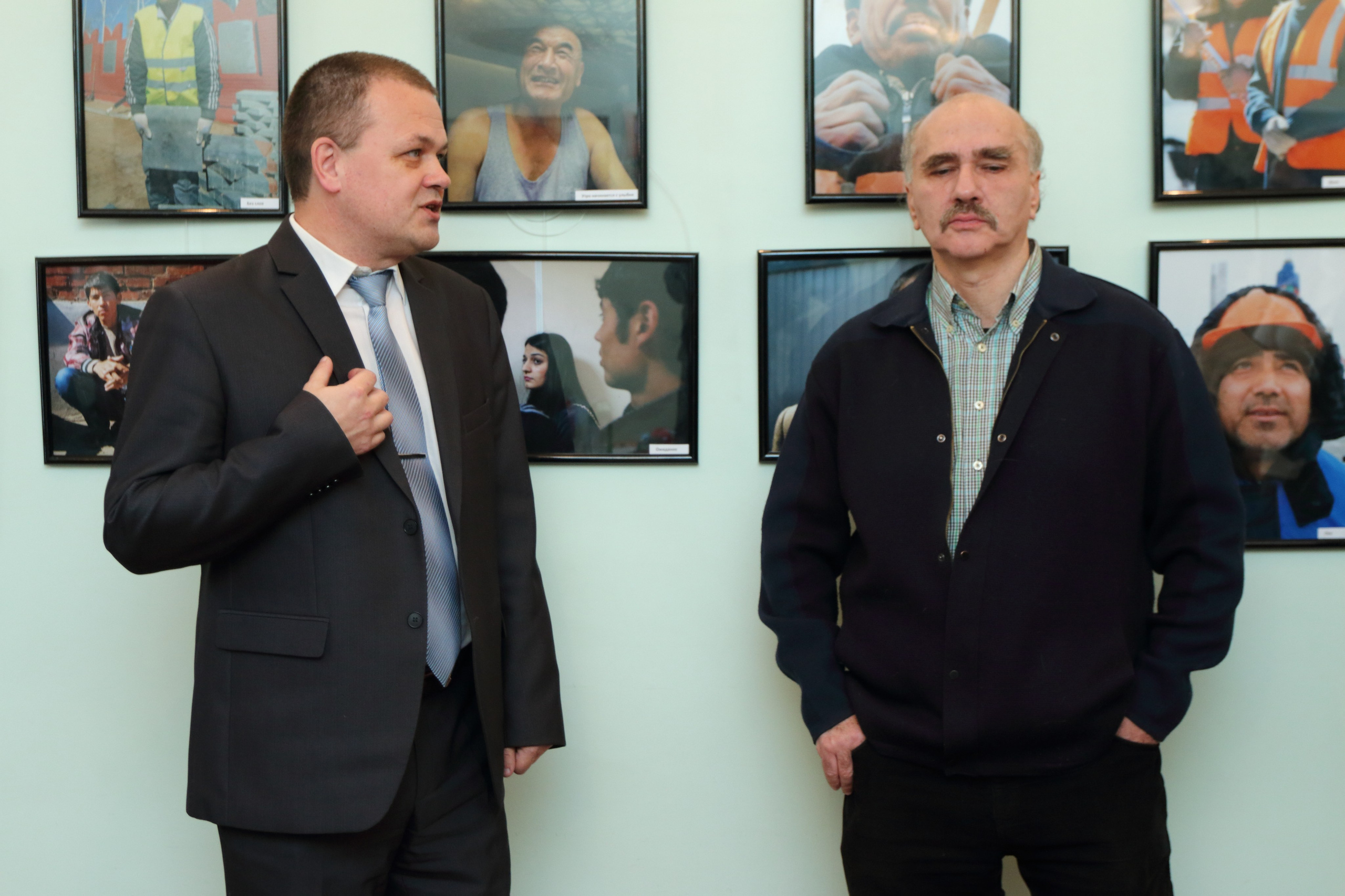 21.12.2015 Открытие выставки Юрия Стрельца «Мигранты». Фотообъединение Самарского областного отделения Союза журналистов России