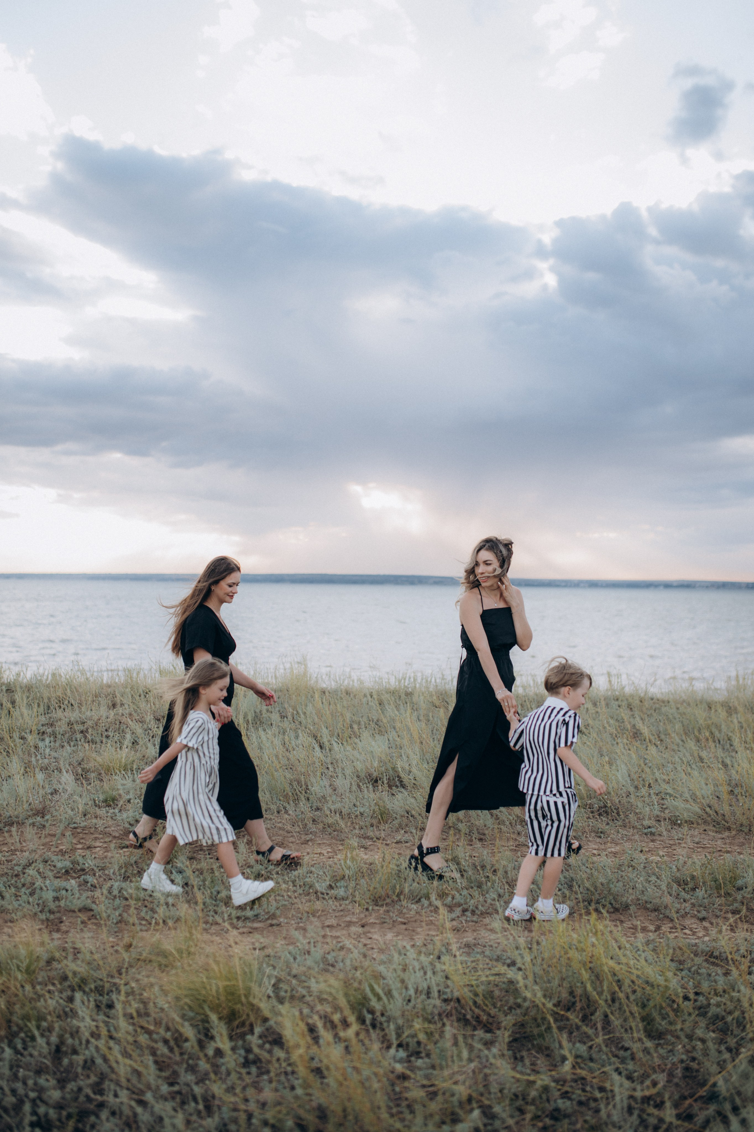 Наташа, Степа, Василиса, Лера. Www.ostermiller.ru