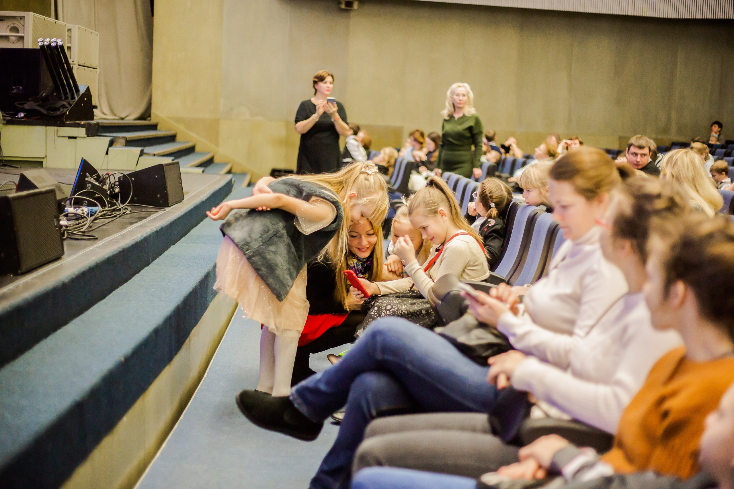 Репортаж — детская елка в БКЗ. Свадебный и семейный фотограф в Санкт-Петербурге Макеева Наталья