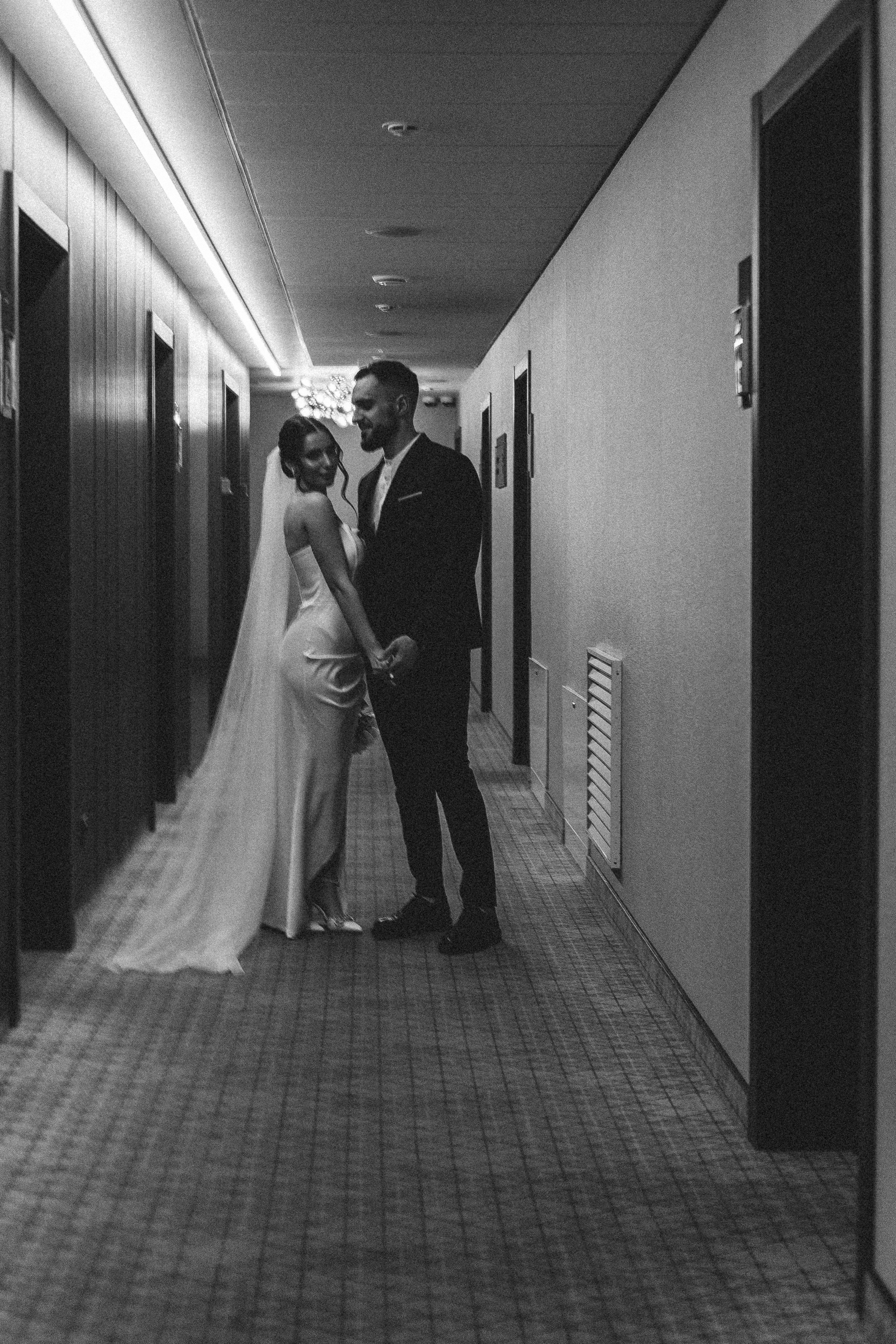 СВАДЕБНАЯ СЬЕМКА СБОРОВ ЖЕНИХА И НЕВЕСТЫ В ОТЕЛЕ И ТАКЖЕ ФОТОСЕССИИЯ В ОТЕЛЕЕ МЕГАПОЛИС БРЯНСК. Профессиональный фотограф, Санкт-Петербург — Виктория Богомолова