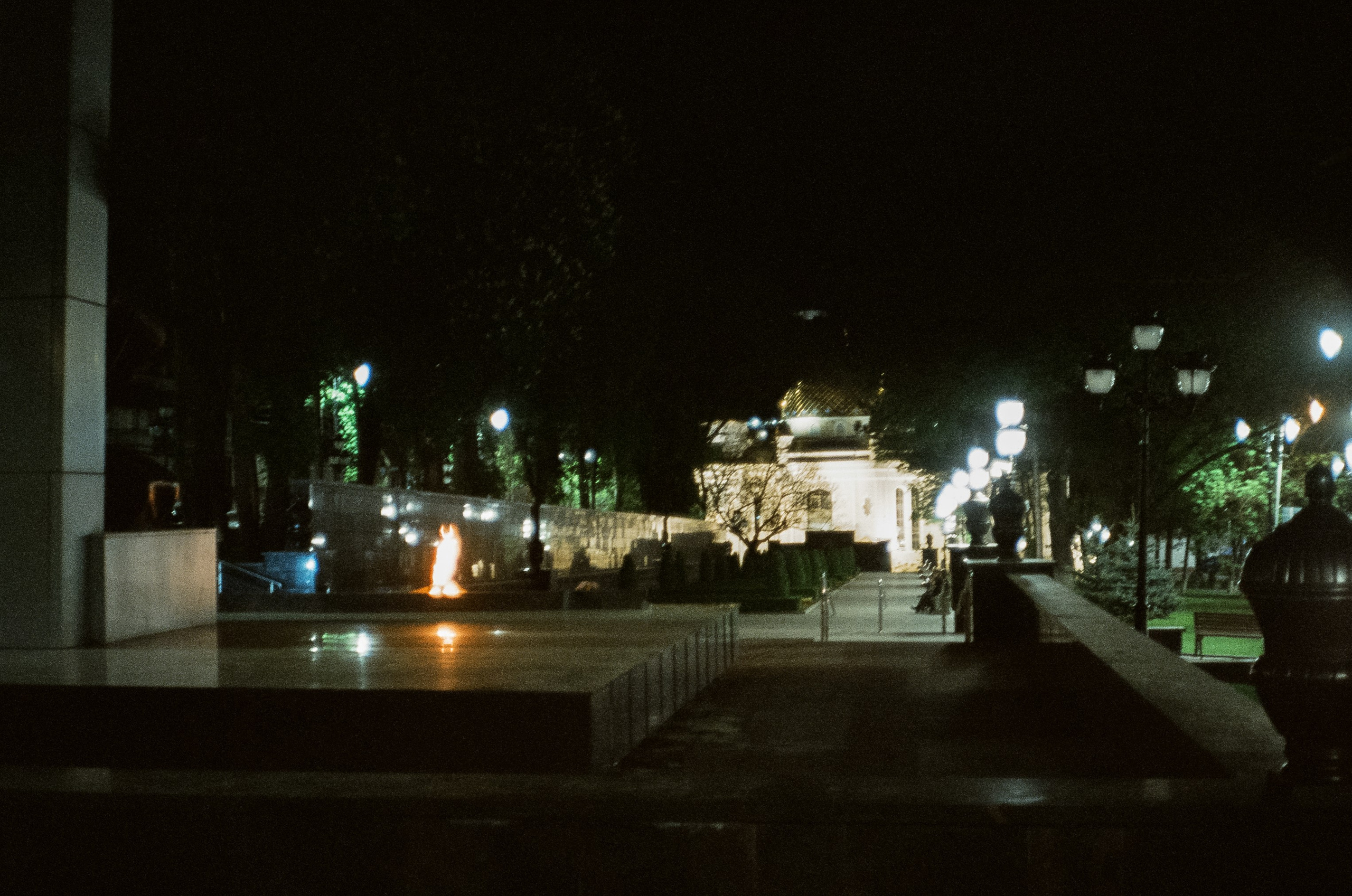 Кисловодск вечером, музей Ярошенко / Ricoh 500GS / SFL 500T