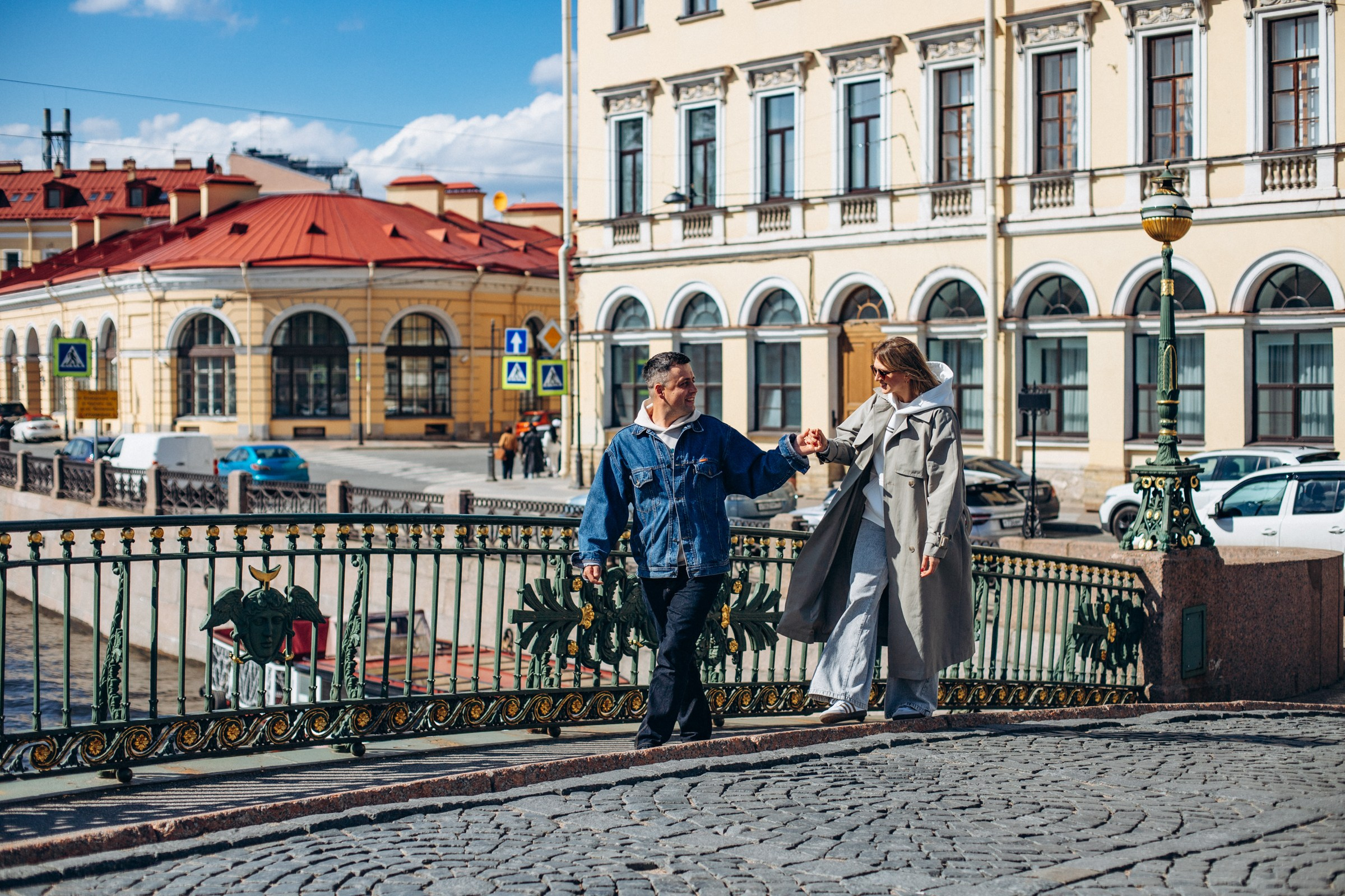 Ирина и Евгений в мае. Фотопрогулка в Петербурге. Индивидуальный и семейный фотограф в Санкт-Петербурге