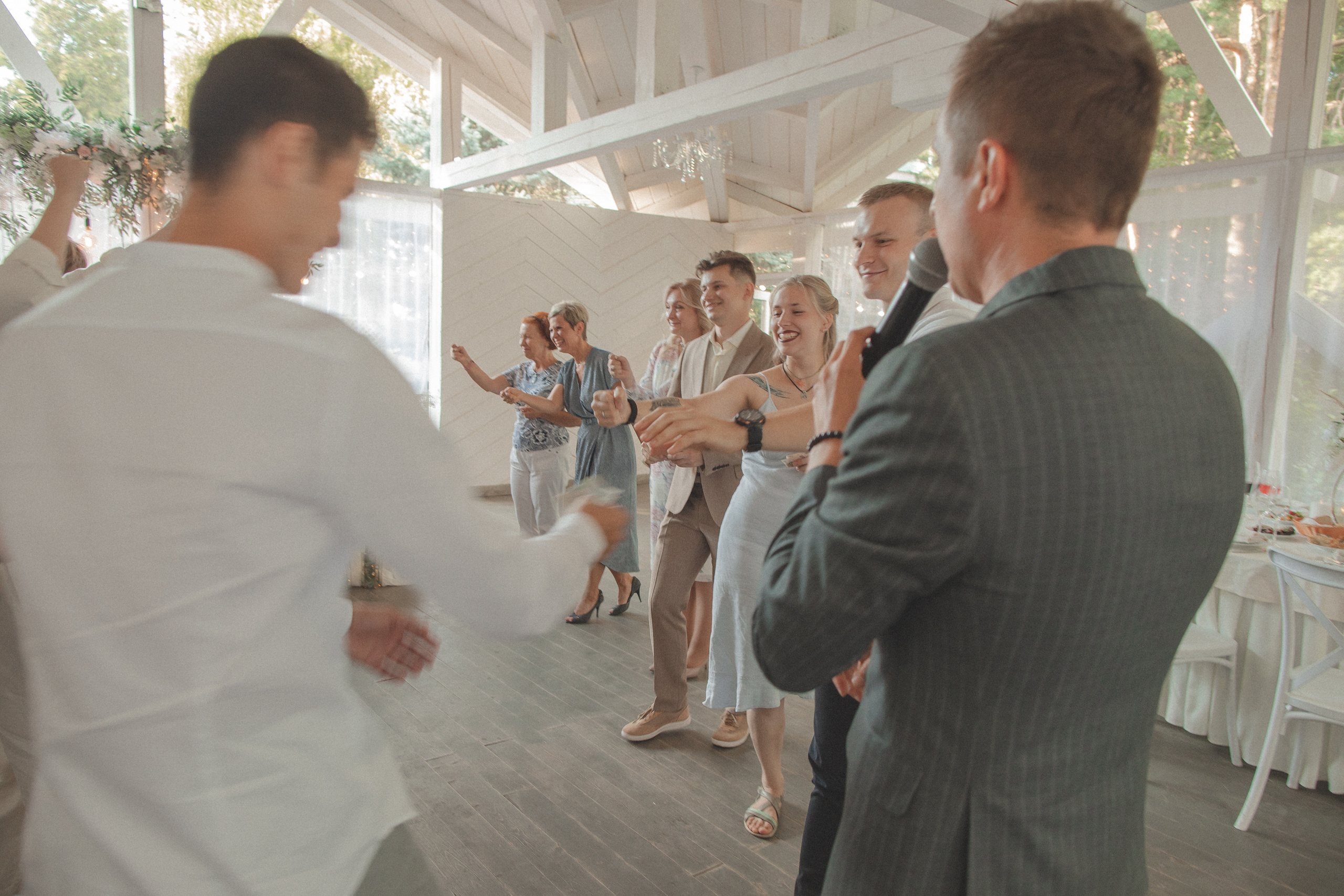 Арина и Вова. Ведущий на свадьбу в Москве Зубков Алексей