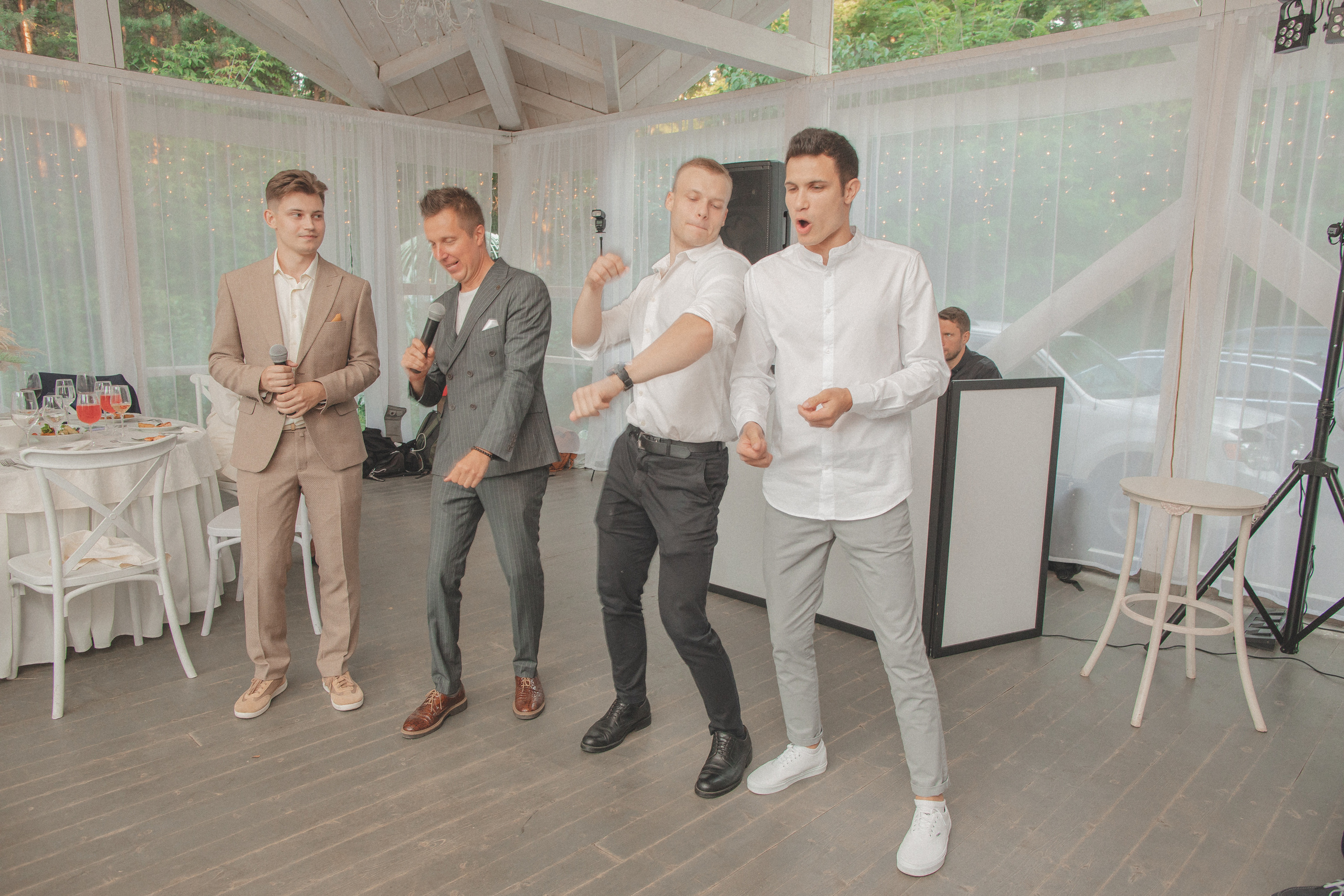 Арина и Вова. Ведущий на свадьбу в Москве Зубков Алексей