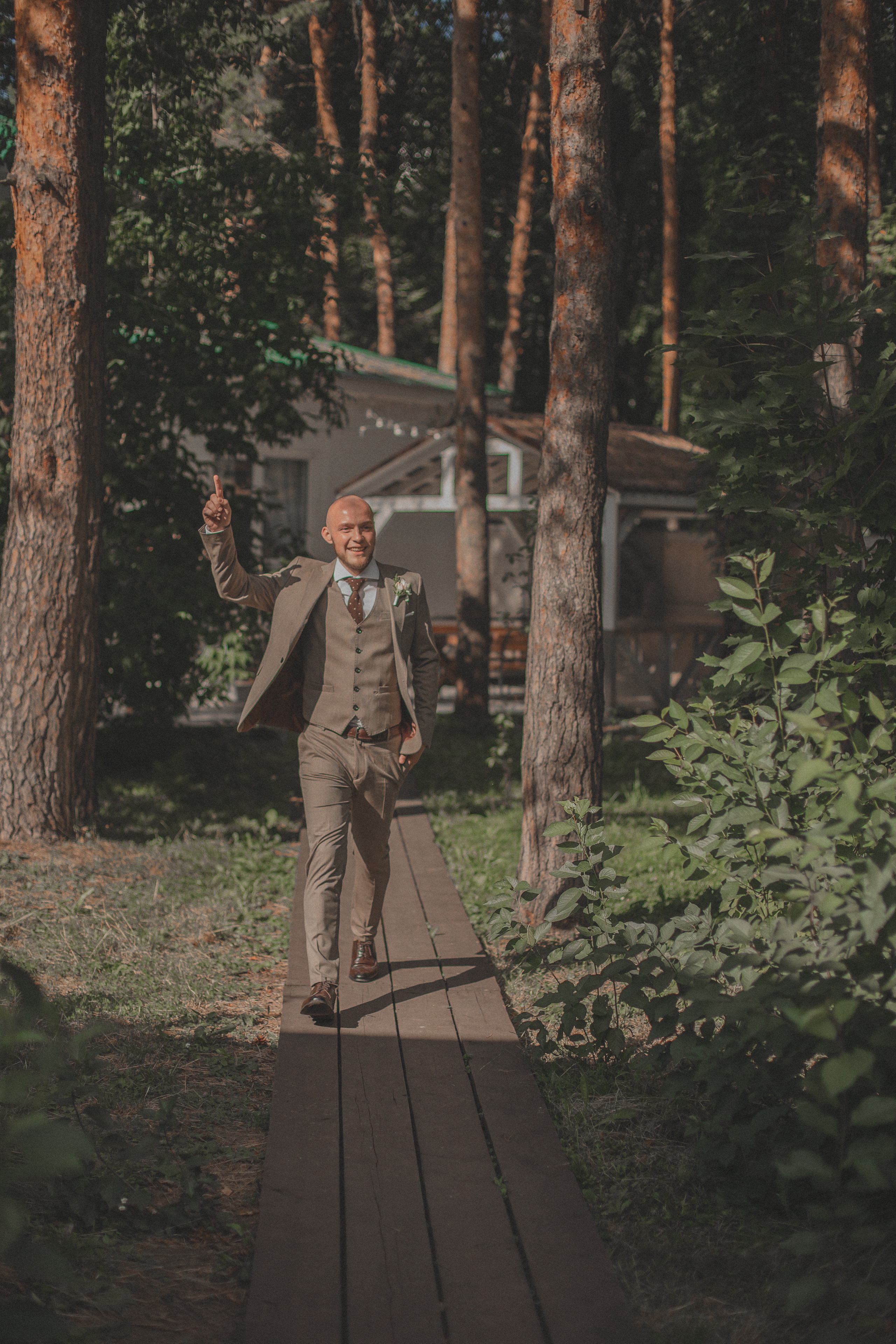 Арина и Вова. Ведущий на свадьбу в Москве Зубков Алексей