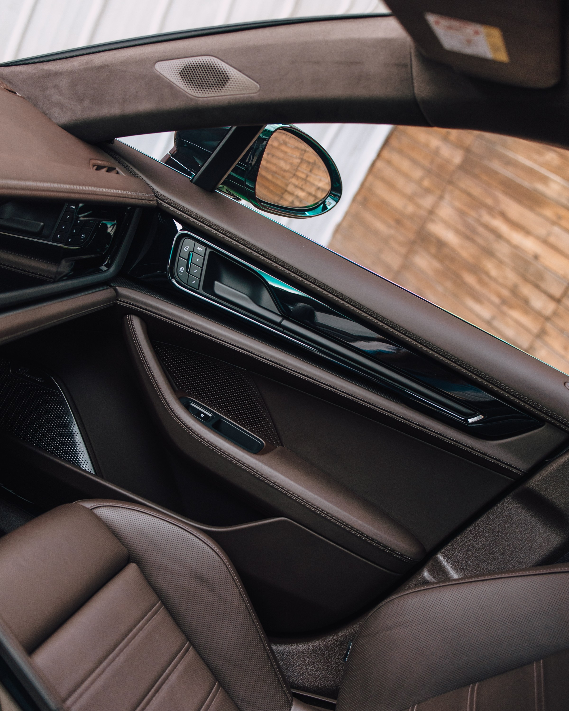 Porsche Panamera GTS оклейка глянецевый полиуретан. DeLorein