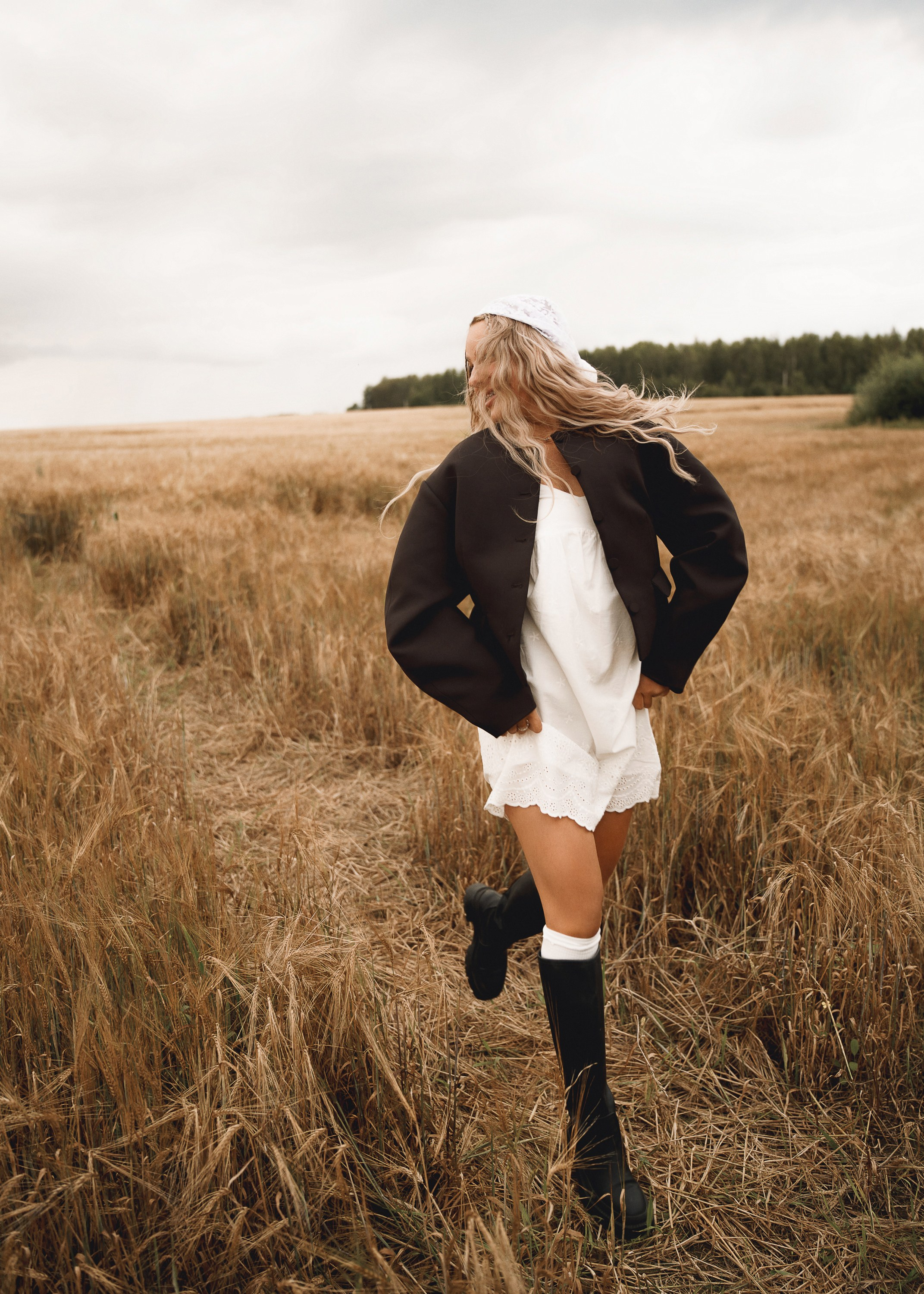 ПОЛЕ. Женский портрет