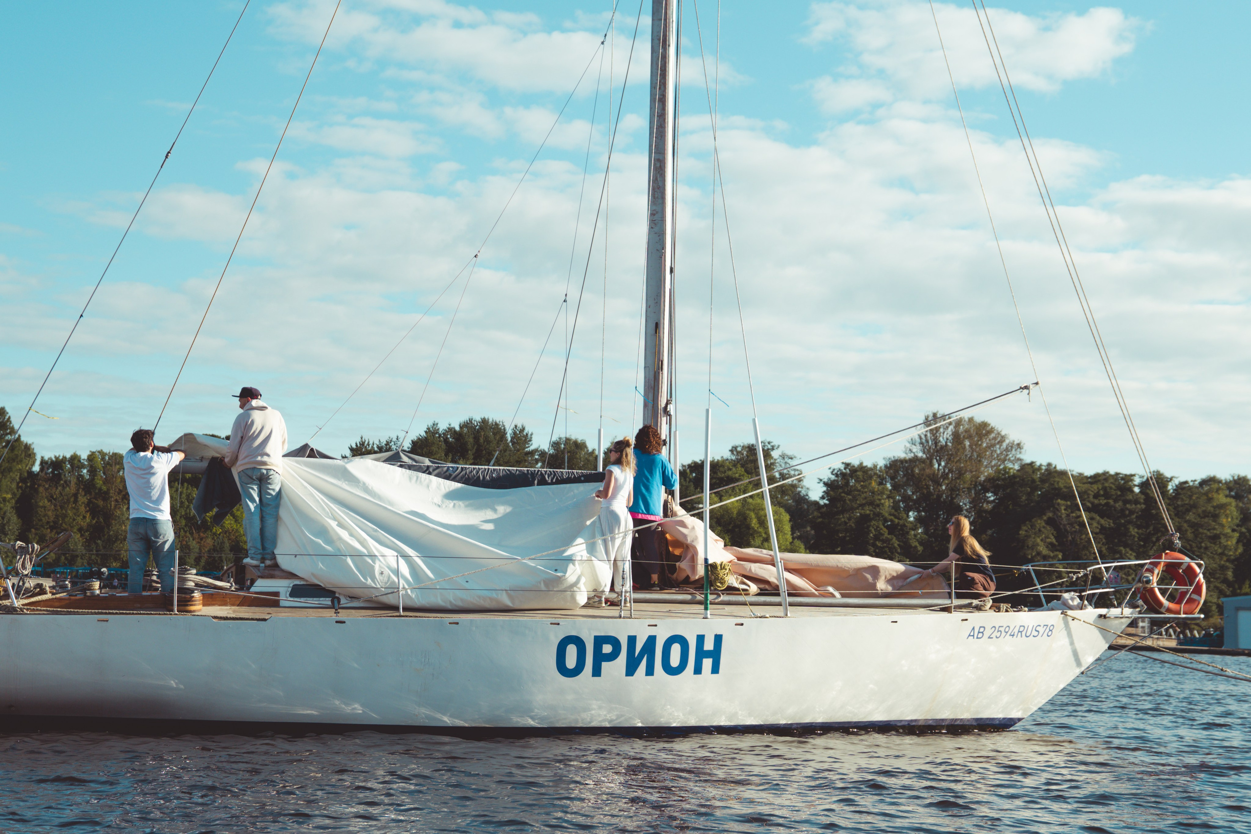 Отшвартовка яхты Орион. Фотограф Яна Журавская Спб / Москва