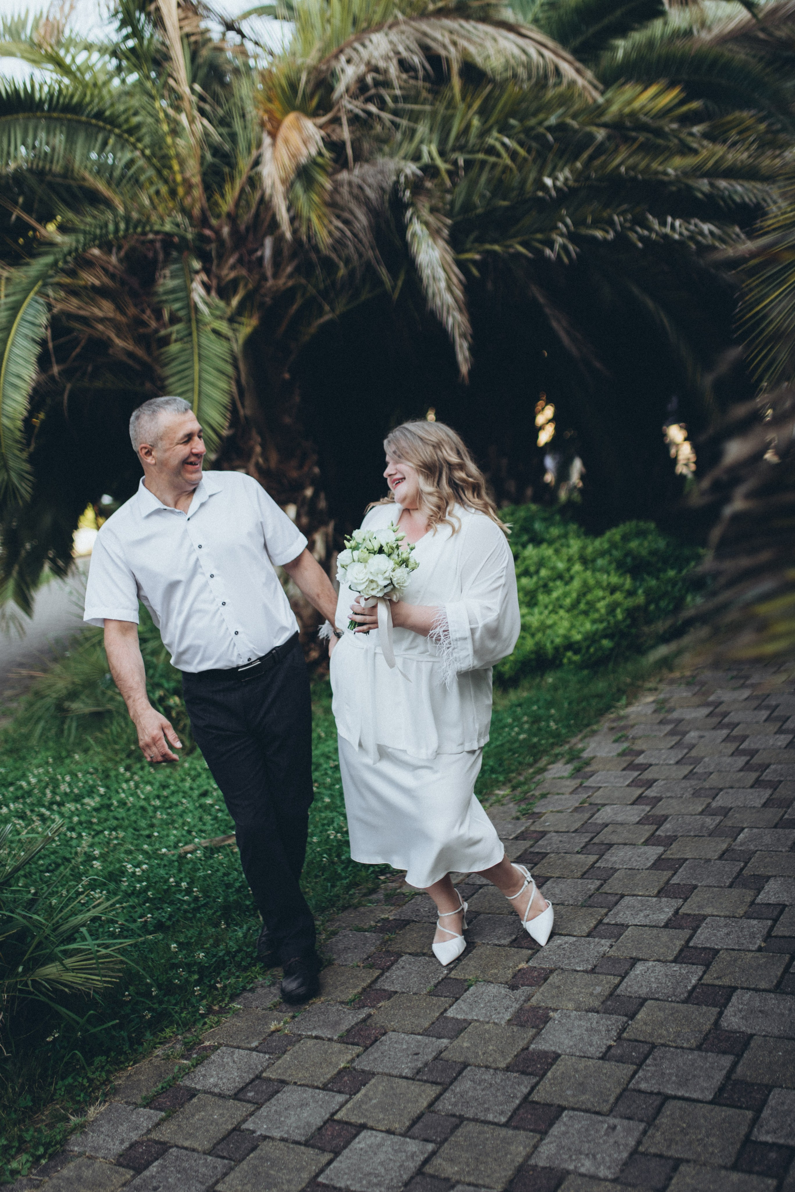 Свадебная фотосессия в морском порту Сочи на рассвете. Фотограф в Сочи — Маргарита Поганова