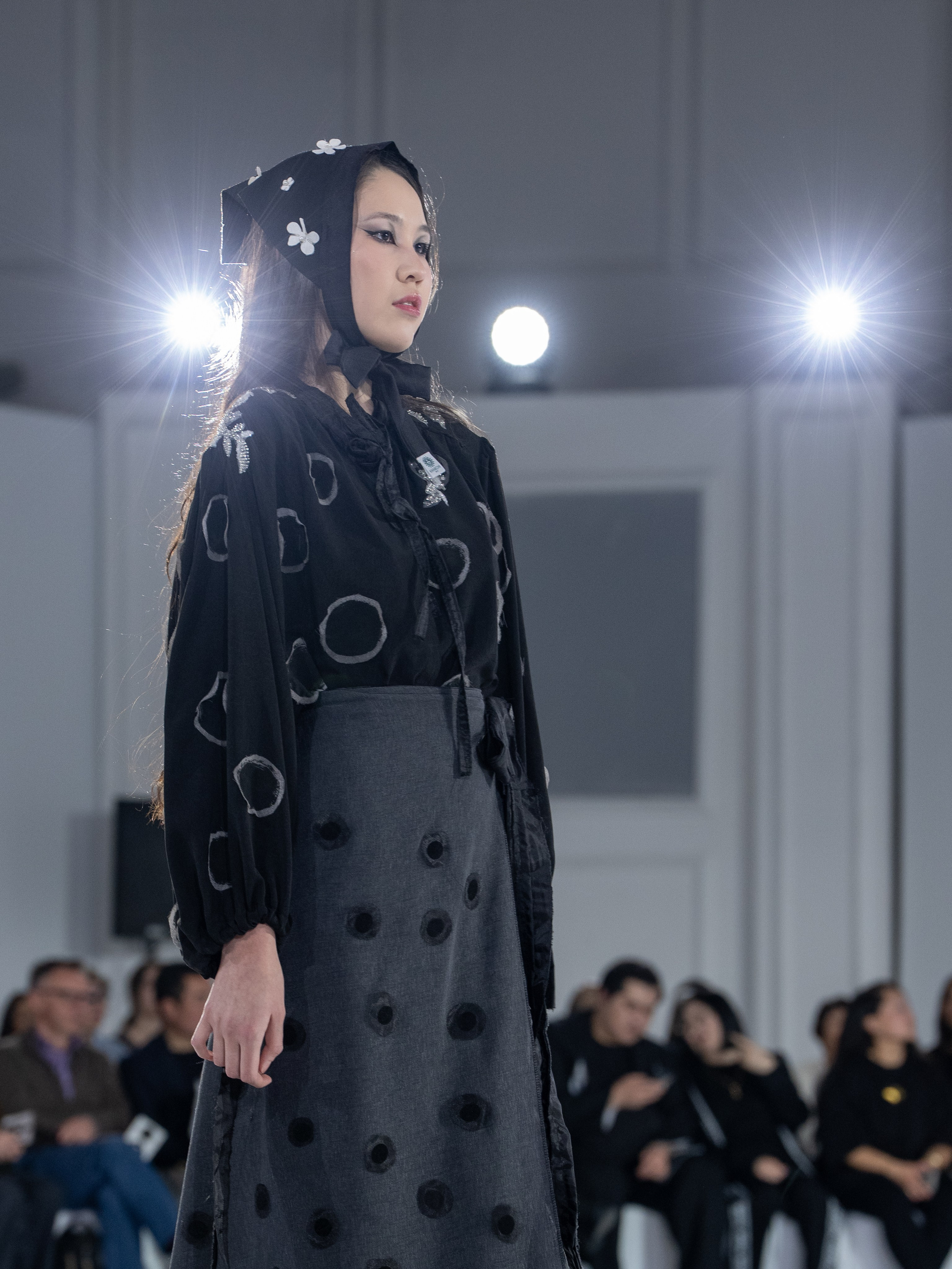 Дизайнер Kharchi. Сайт Алматинского НЮ АРТ, будуар и фэшн фотографа Дениса Карпенко