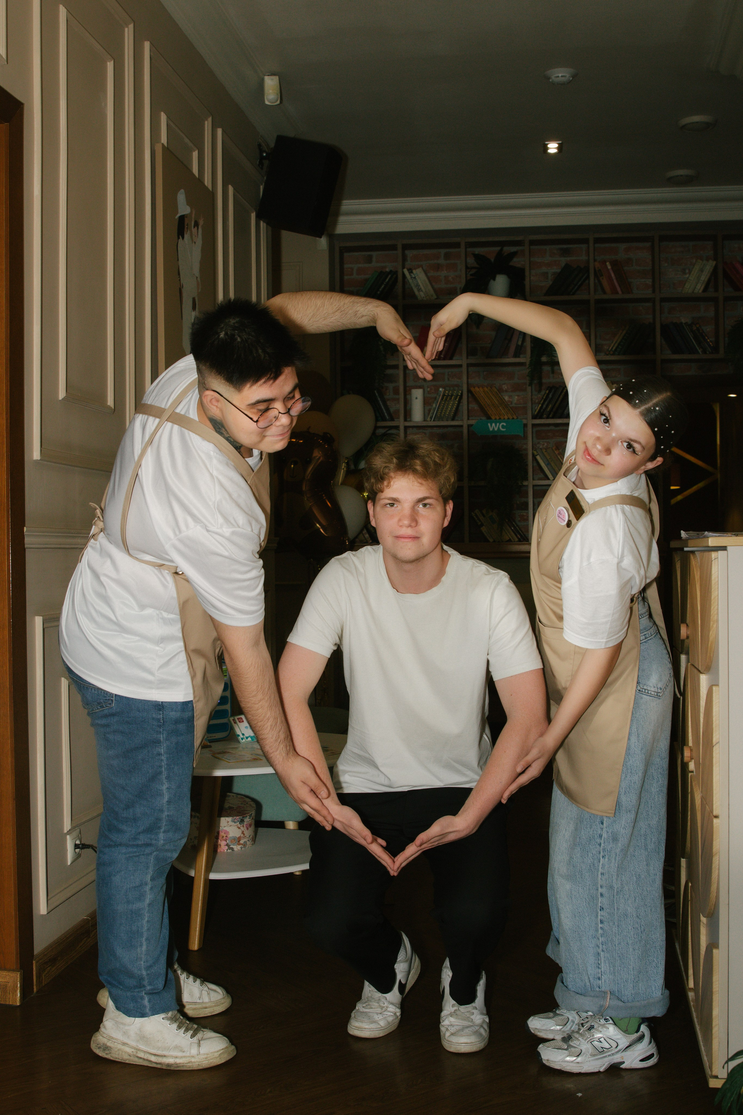 Коллектив ресторана «Своя компания». Фотограф Настя Булочка Екатеринубрг