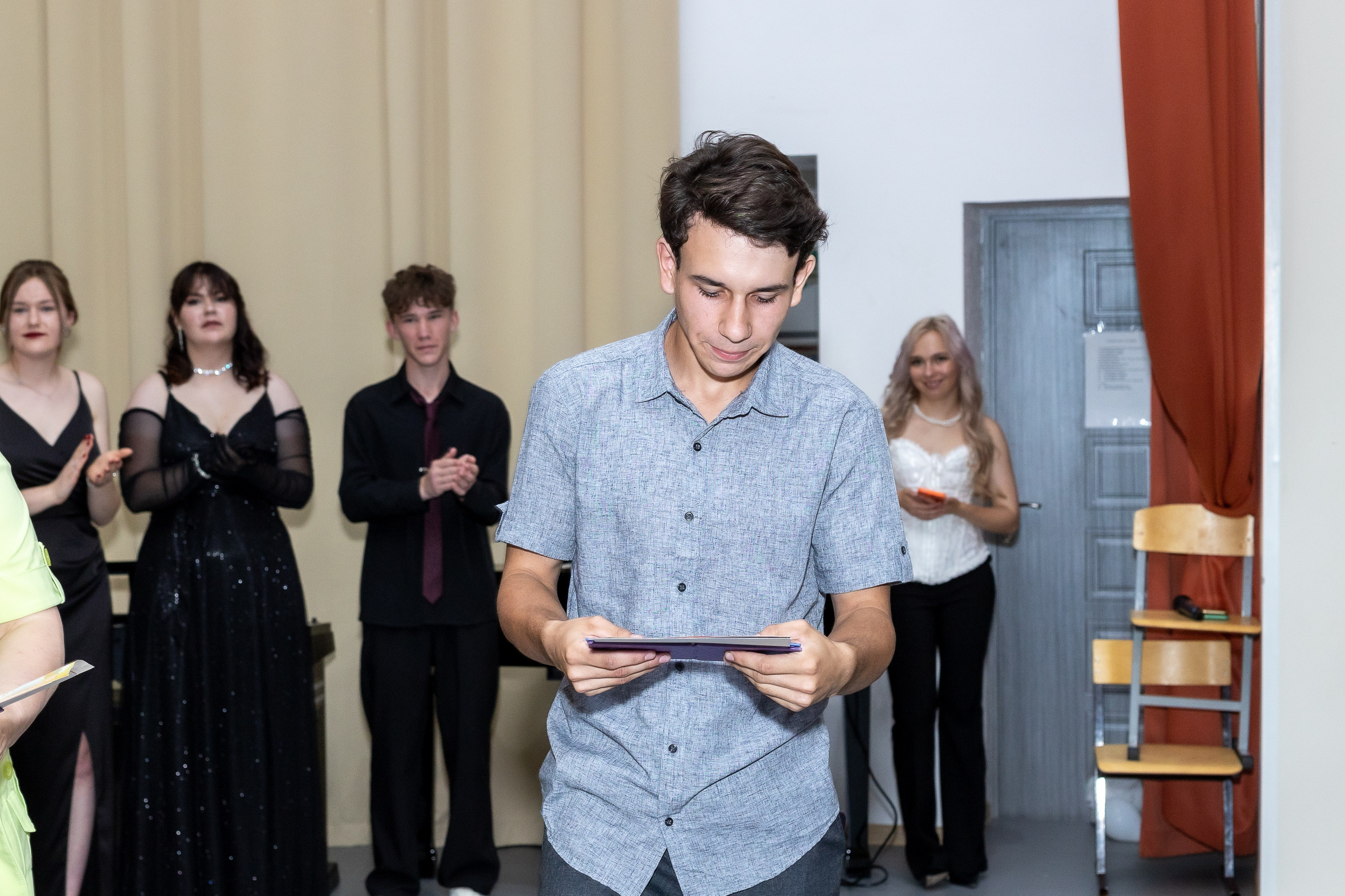 Вручение аттестата 2025. Выпускные альбомы Майкоп, Краснодар Елена Золотарева