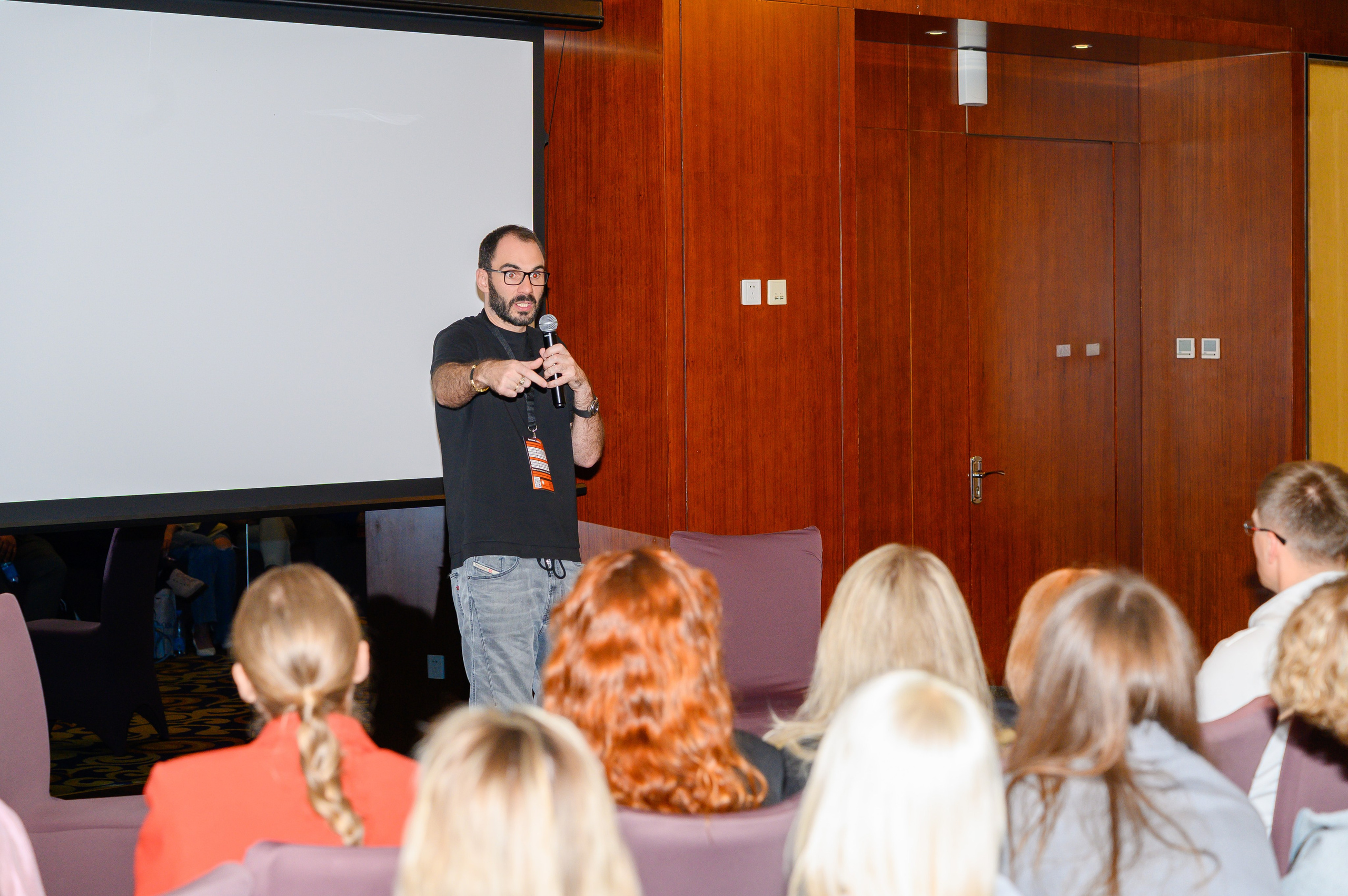 Репортажная съемка с открытия магазина. Фотоуслуги, услуги фотографа, фотографирование важных событий