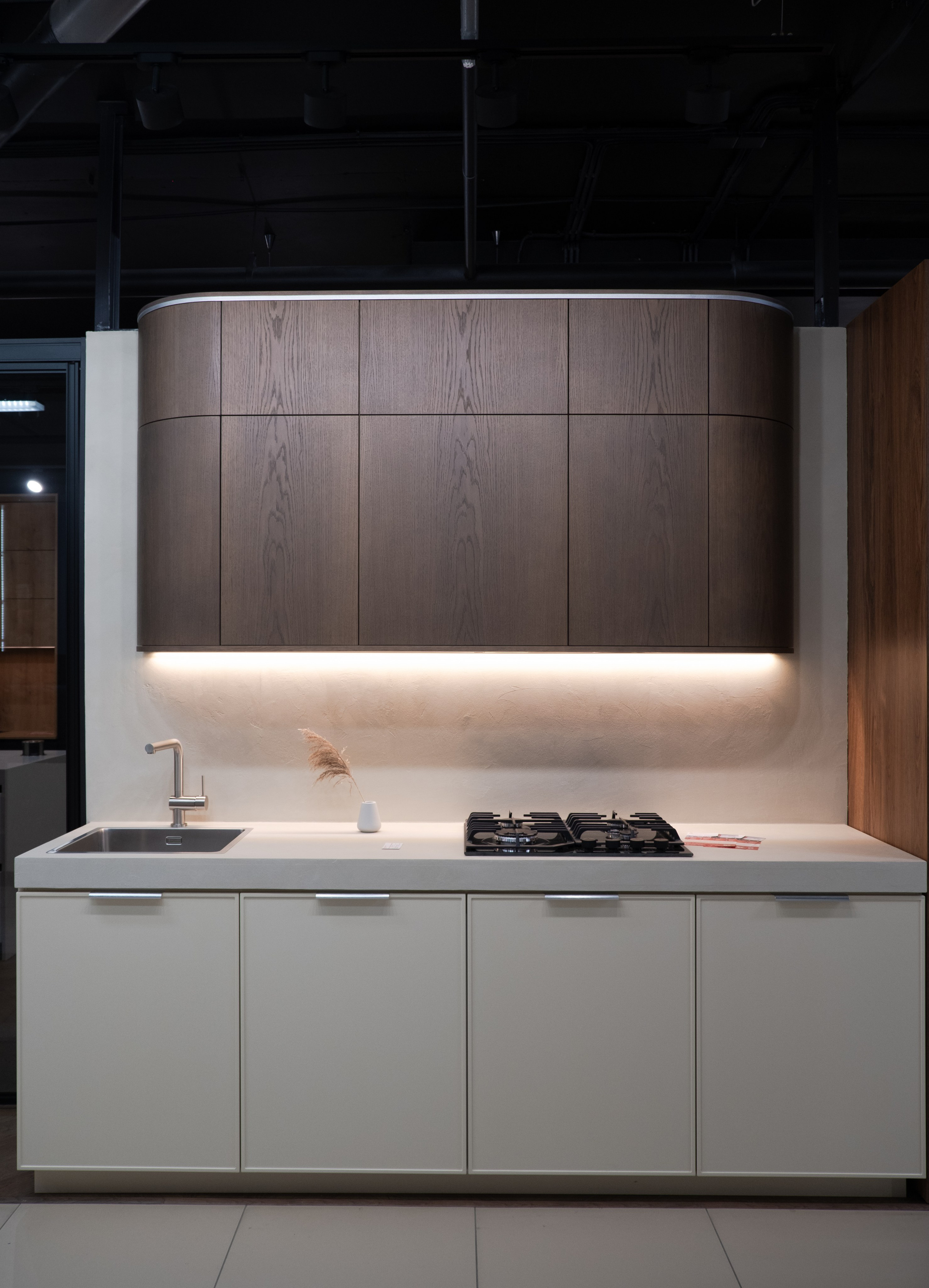 Съемка для мебельного магазина. Фотограф на камеру и мобильная съемка в Казани Лидия