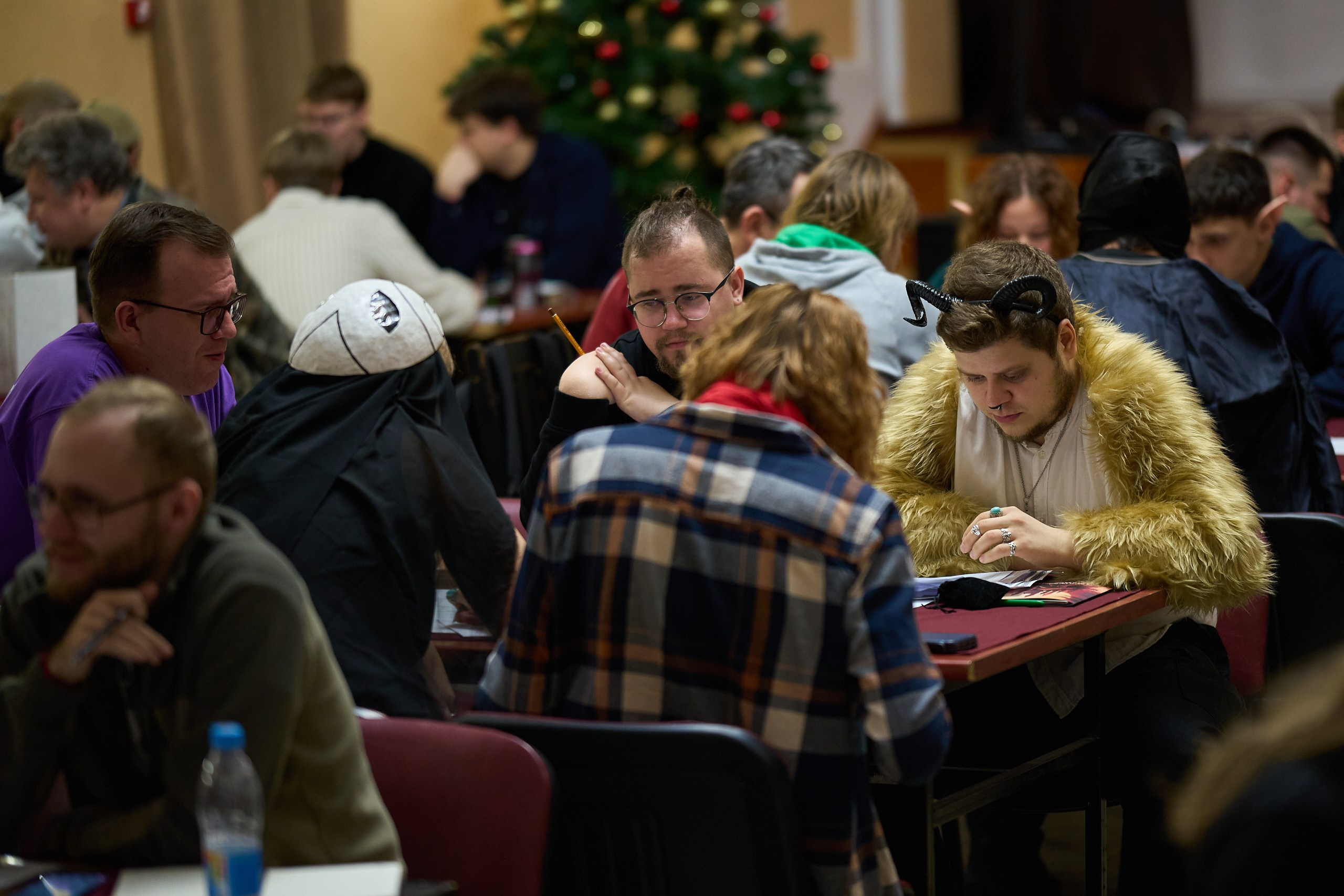 Мантикон V (2025). Фотографирует красивое Денис Горностаев