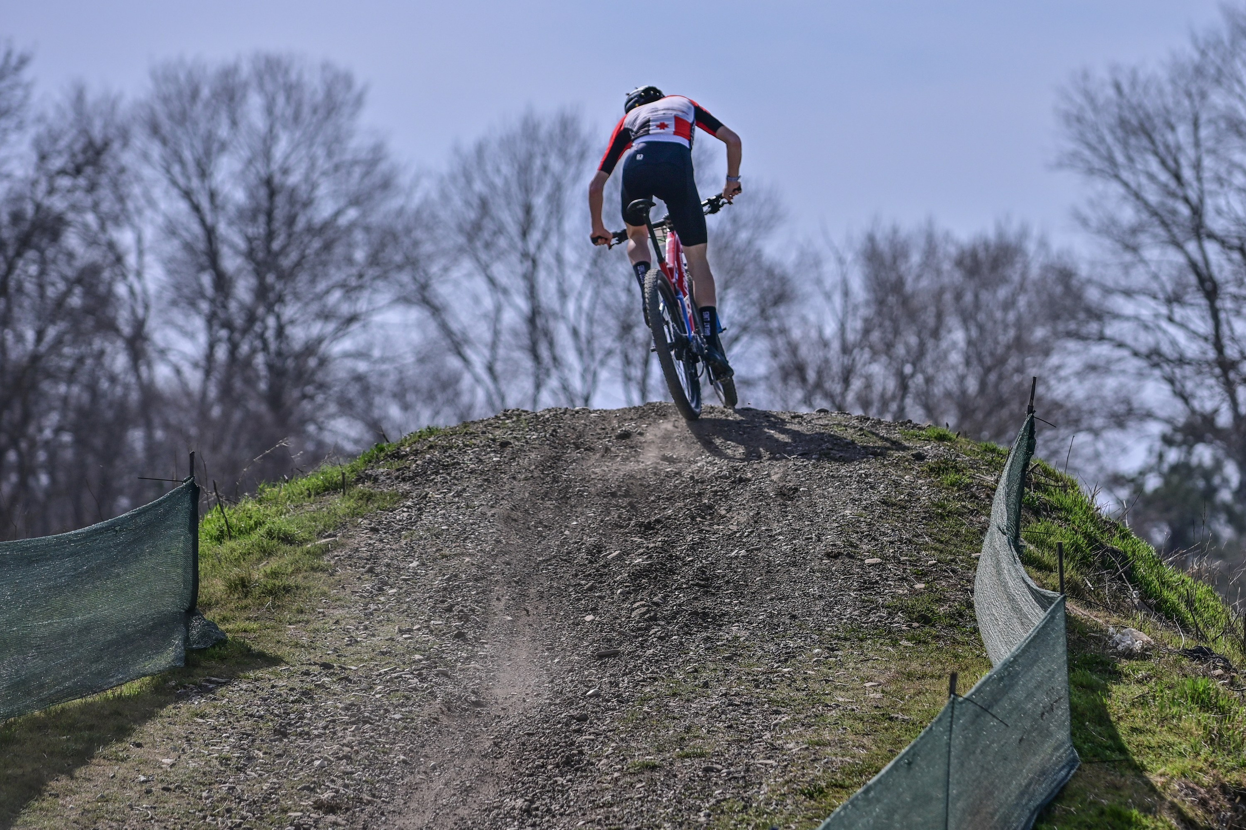 Маунтинбайк, кросс-кантри в Архипо-Осиповке 16 марта 2025. Спортивный фотограф, фотожурналист Павел Ларькин