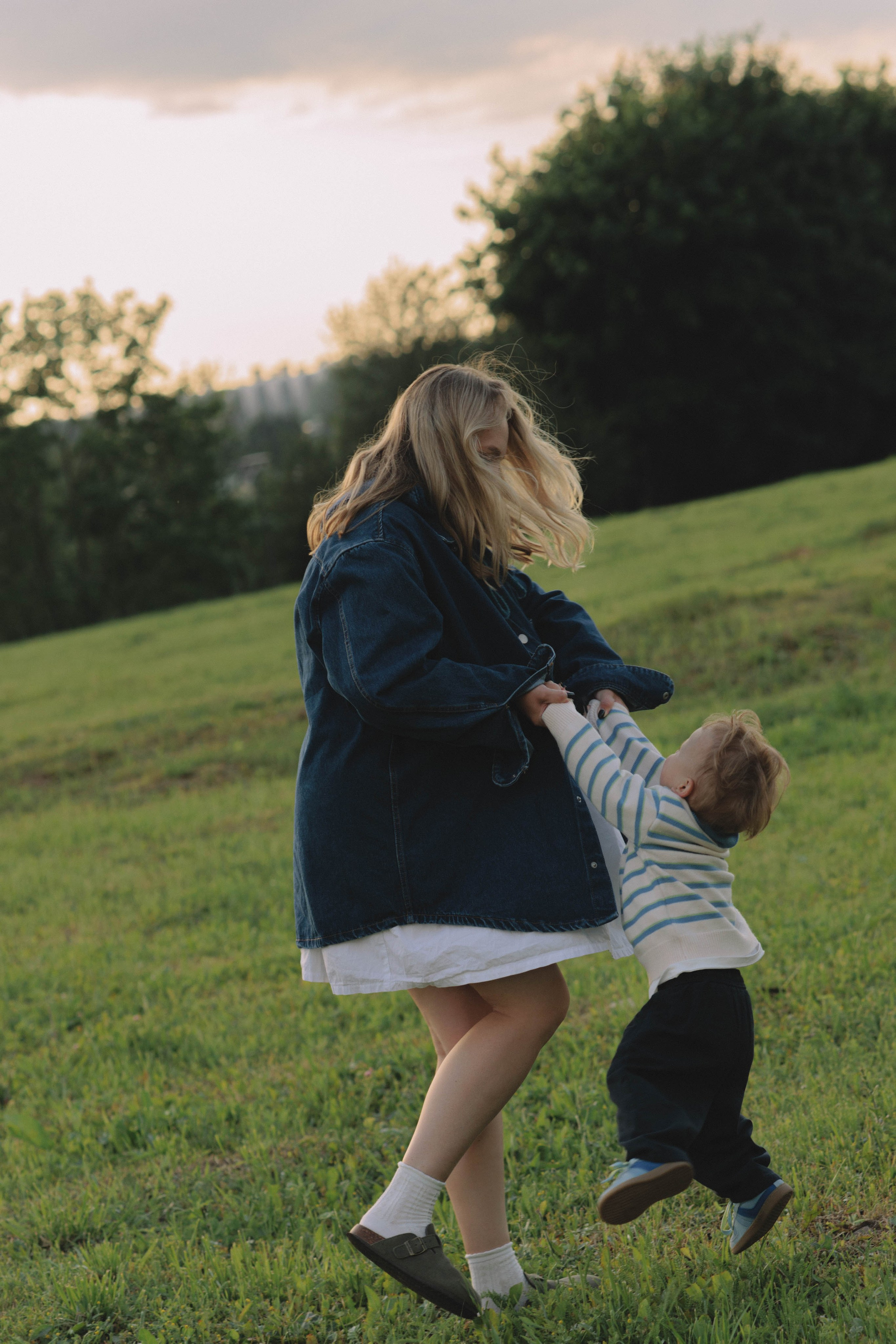 Прогулка по парку. Фотография о важном