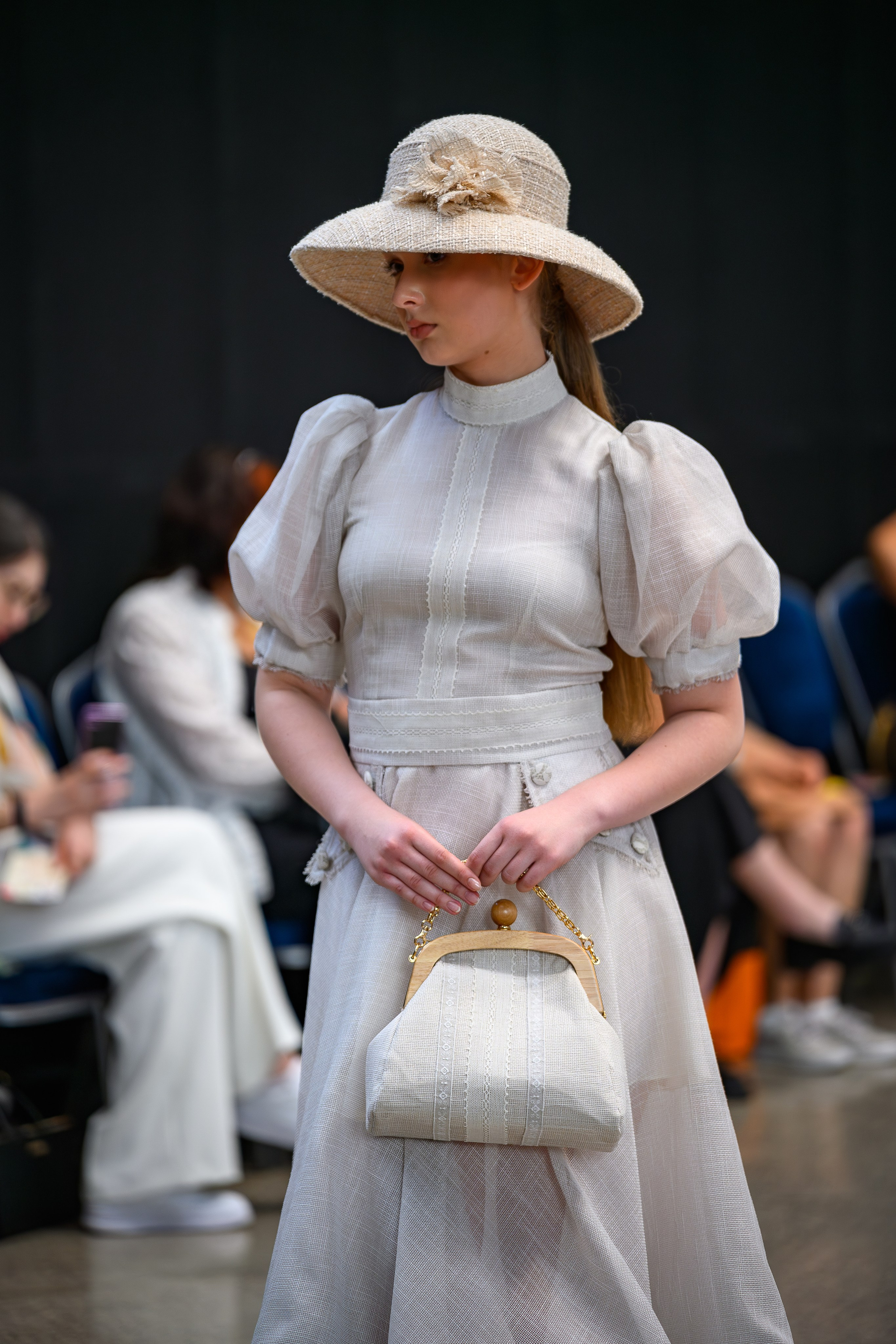 Репортажная фотосъемка Дефиле / Показ мод в Москве. Интерьерный & Репортажный фотограф Озеров Денис, г. Москва