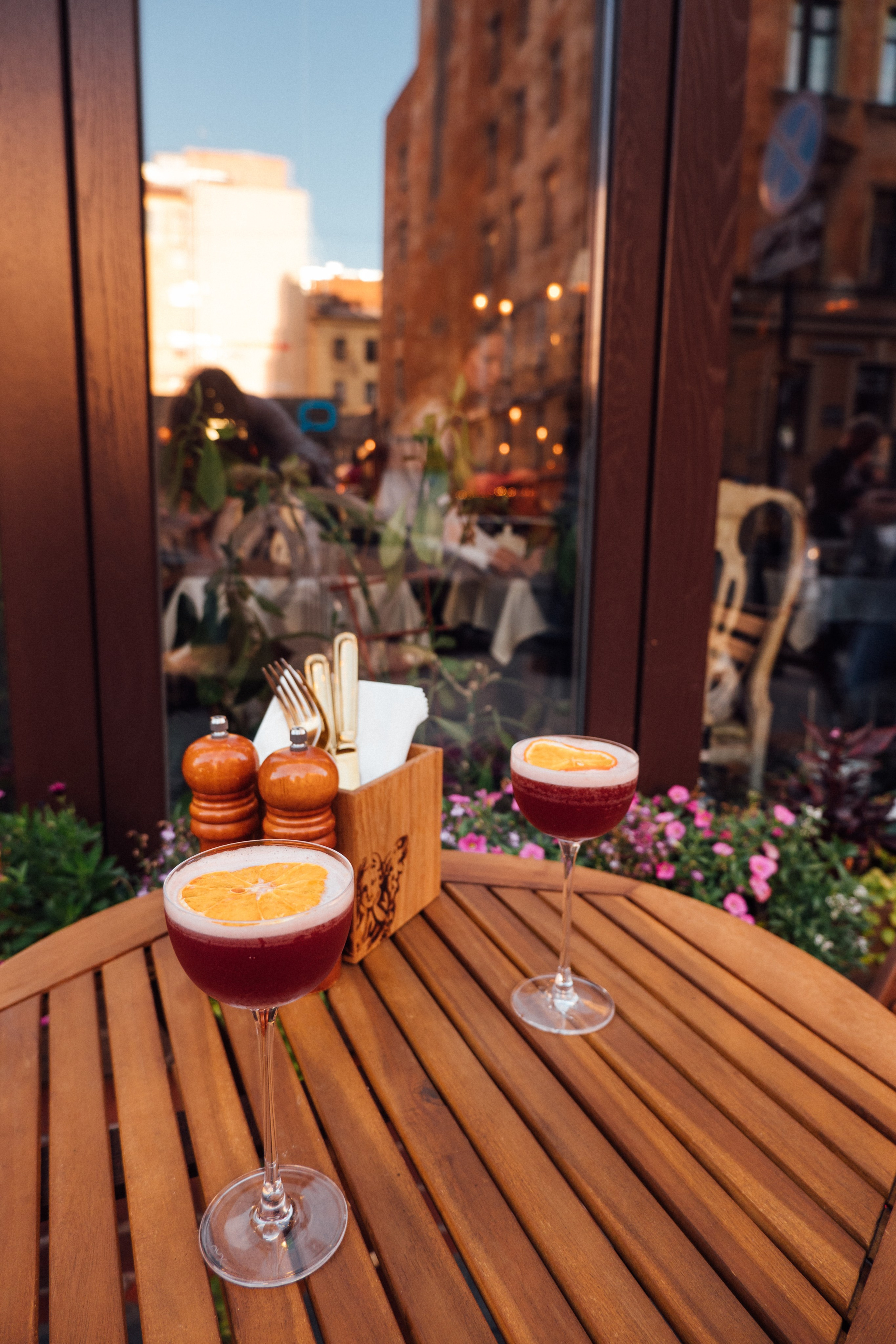 Встреча подруг. Репортажный фотограф в Санкт-Петербурге. Фотограф на мероприятие в СПБ