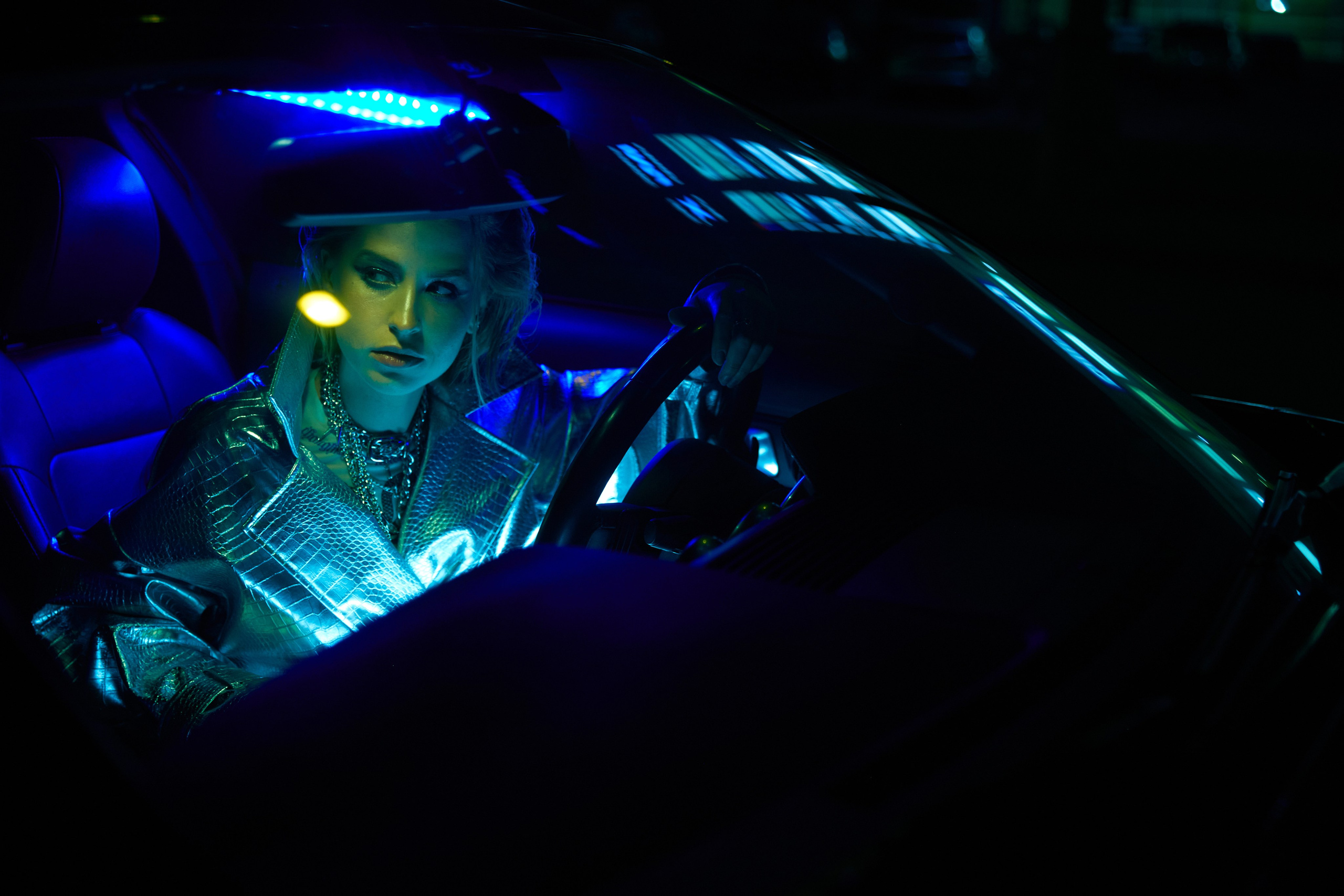 NIGHT OBSESSION. Yulia Otroschenko