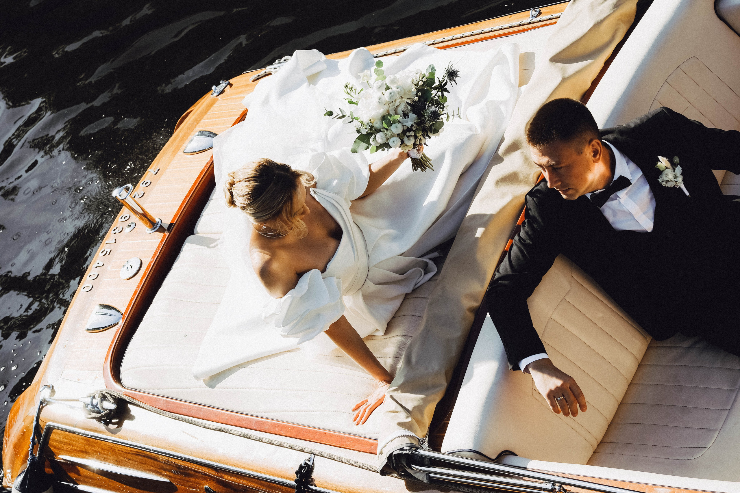 СВАДЕБГНАЯ ПРОГУЛКА ПО КАНАЛ САНКТ-ПЕТЕРБУРГА НА КАТЕРЕ. Профессиональный фотограф, Санкт-Петербург — Виктория Богомолова