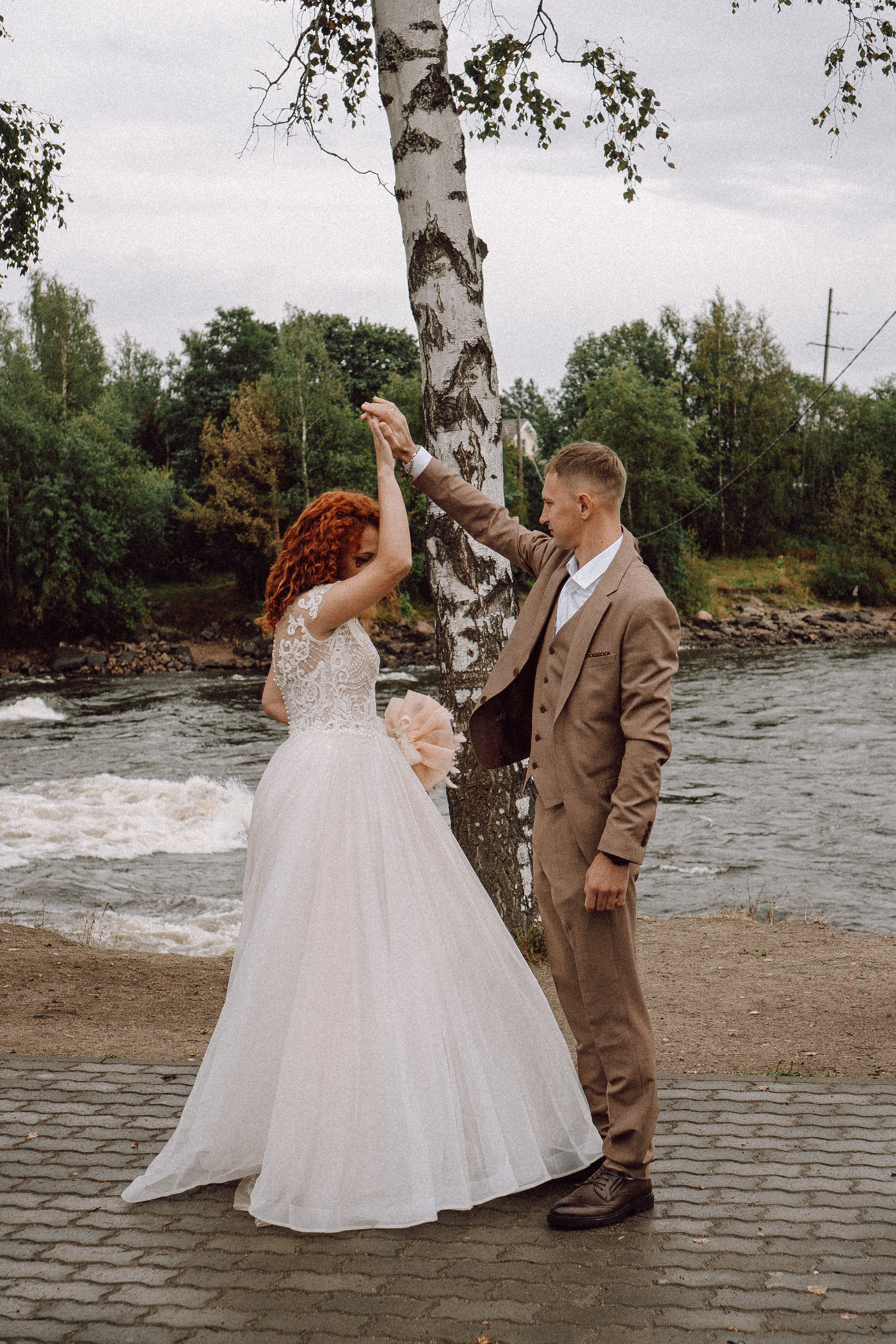 СВАДЕБНАЯ ФОТОСЕССИИЯ ПАРЫ В ГОРОДЕ ПРИОЗЕРСК В СОСНОВОМ ЛЕСУ И С ПИКАПОМ. Профессиональный фотограф, Санкт-Петербург — Виктория Богомолова