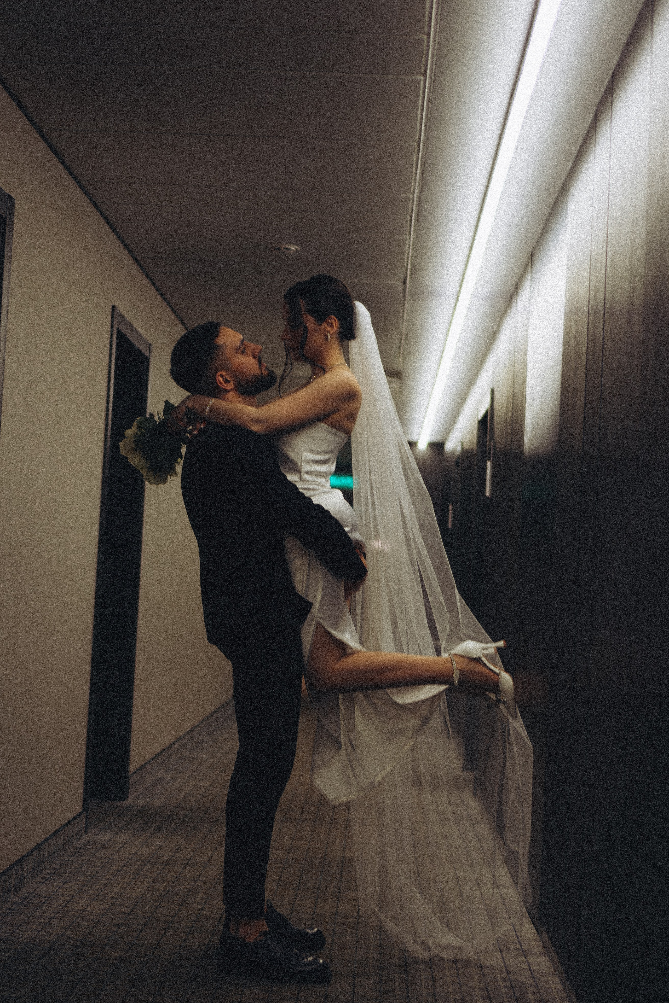 СВАДЕБНАЯ СЬЕМКА СБОРОВ ЖЕНИХА И НЕВЕСТЫ В ОТЕЛЕ И ТАКЖЕ ФОТОСЕССИИЯ В ОТЕЛЕЕ МЕГАПОЛИС БРЯНСК. Профессиональный фотограф, Санкт-Петербург — Виктория Богомолова