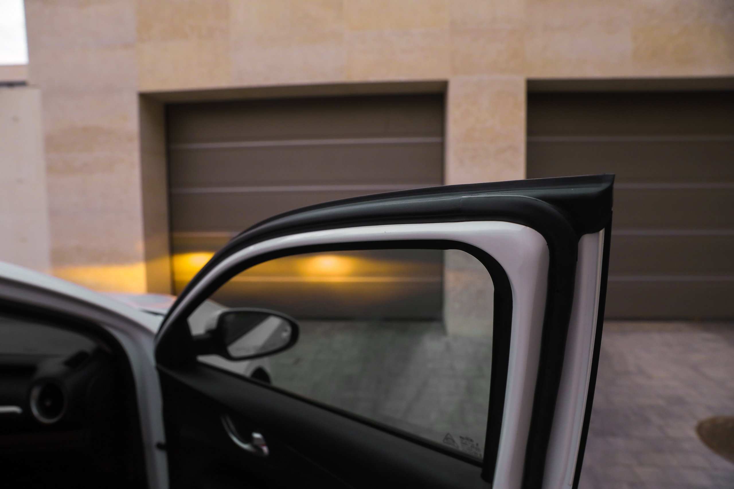 АВТО. Photographer Viktoriya Markushina «My world throug»