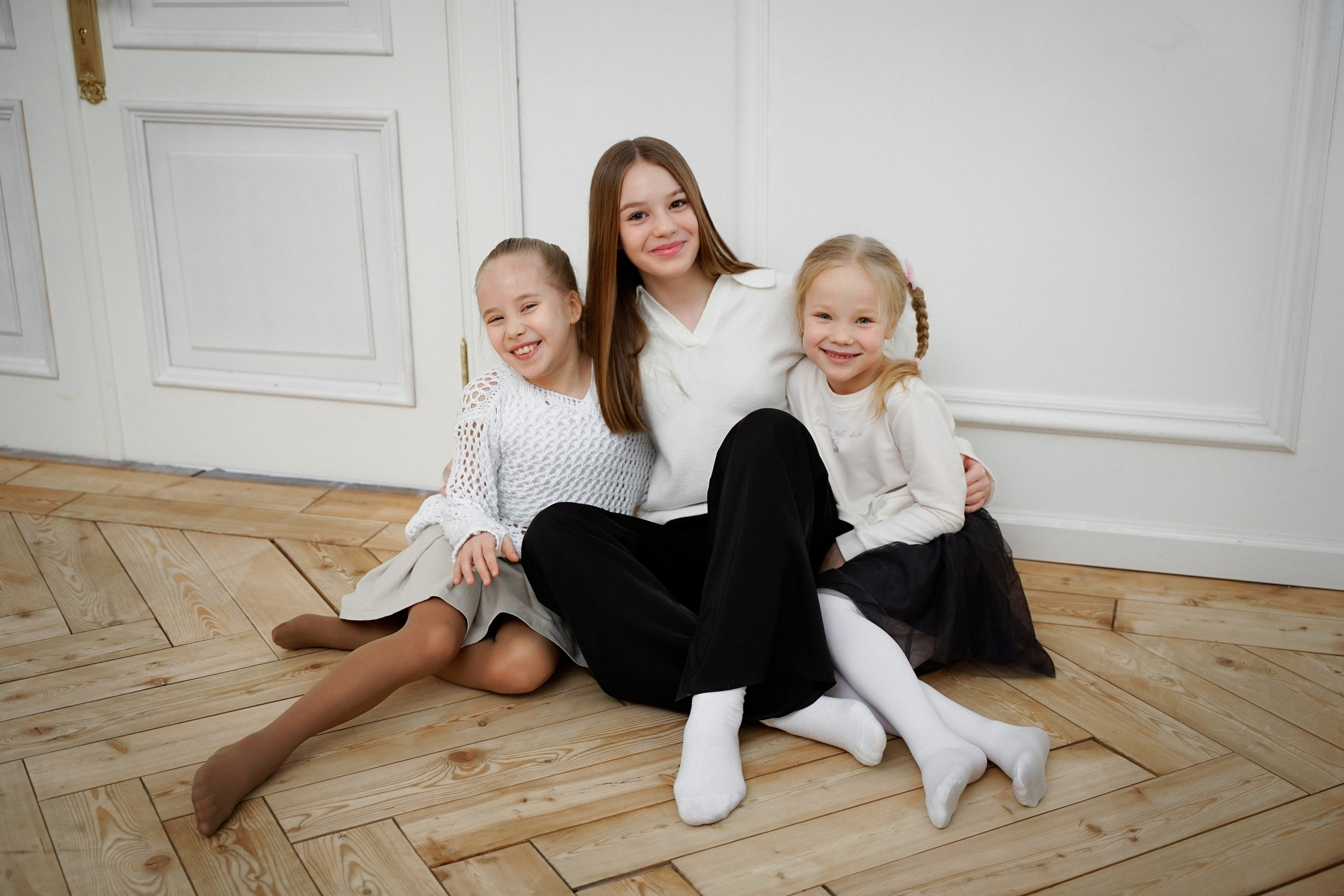 Студийная фотосессия для большой семьи в студии