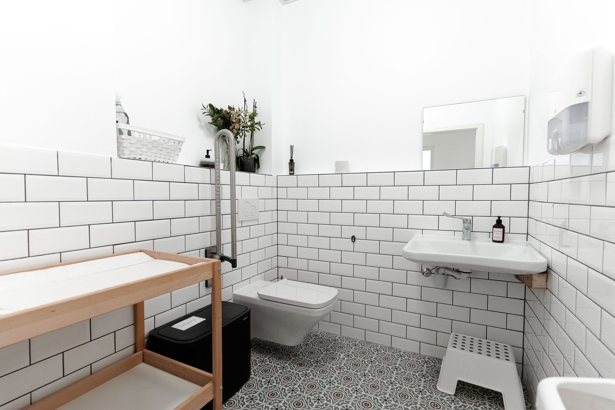 Commercial Photographer Geneva | Interior, Business & Restaurant Photography. Professional Wedding Photographer Geneva & Romande Switzerland | Tanya Creator