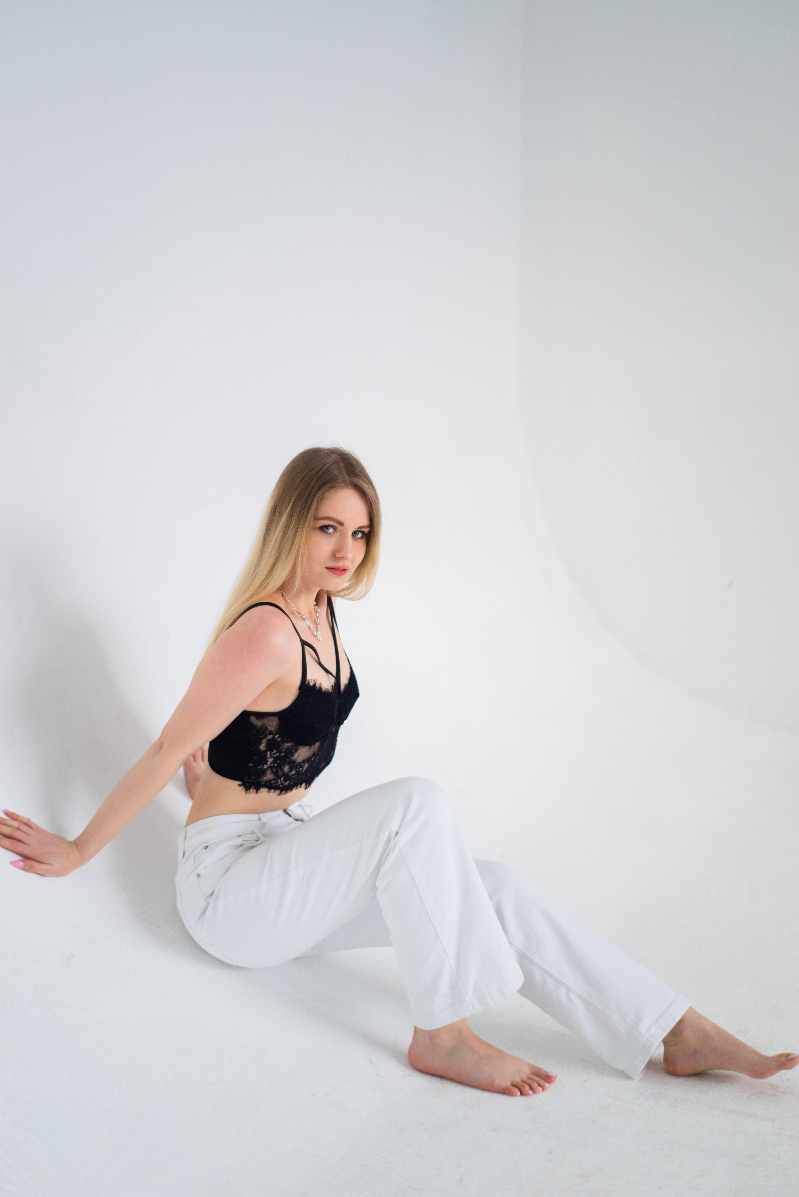 Лёгкая студийная фотосессия. Портреты студия Москва. Модельные тесты. Lovestory студия в Москве. Женсий фотограф