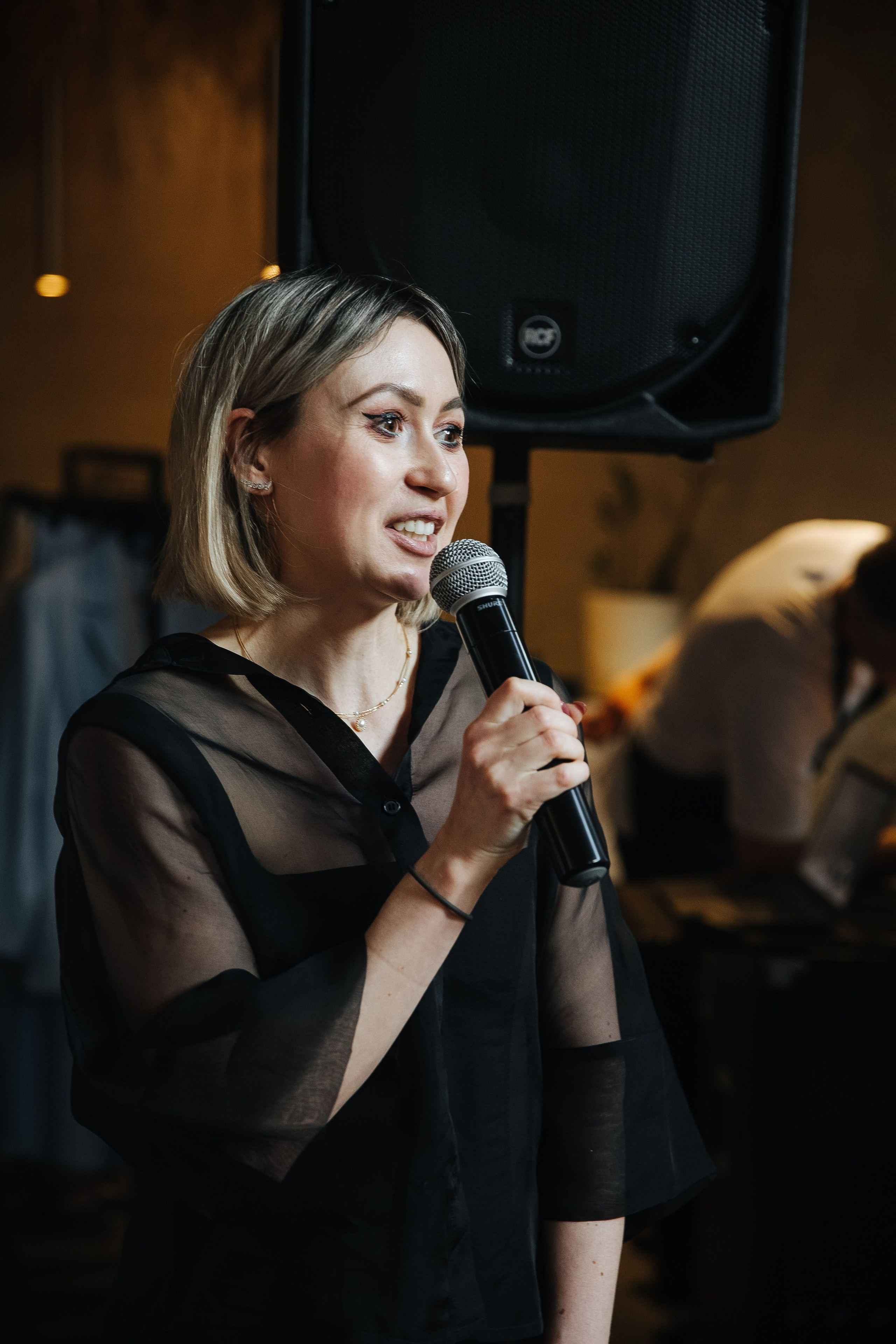 Презентация открытия магазина женской одежды GLVR в ресторане Fresco. Фотограф в Красноярске Надежда Воскресенская