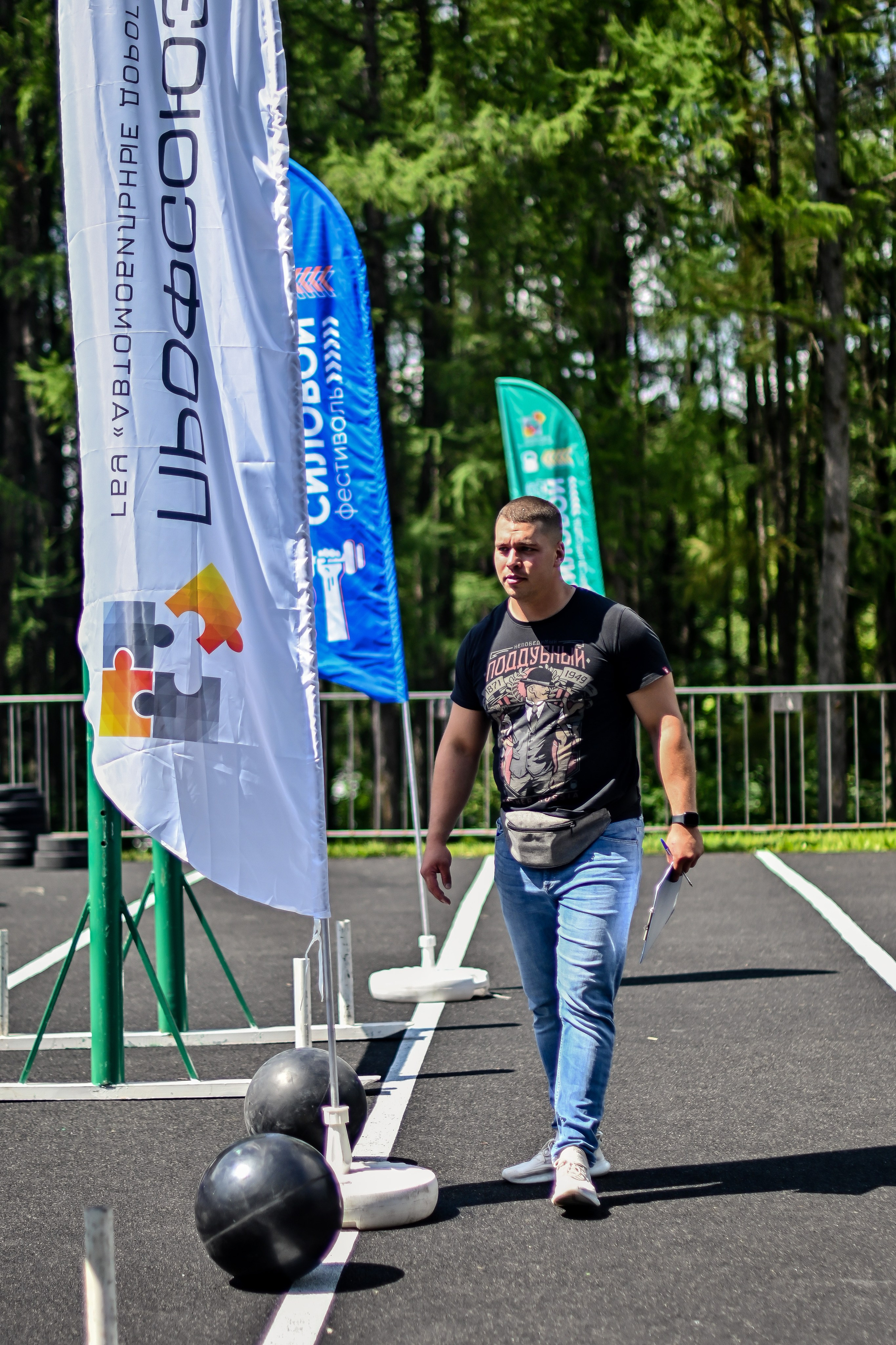 СТРОНГ. Фотограф для бизнесконтента, репортажей и семейного альбома в Москве