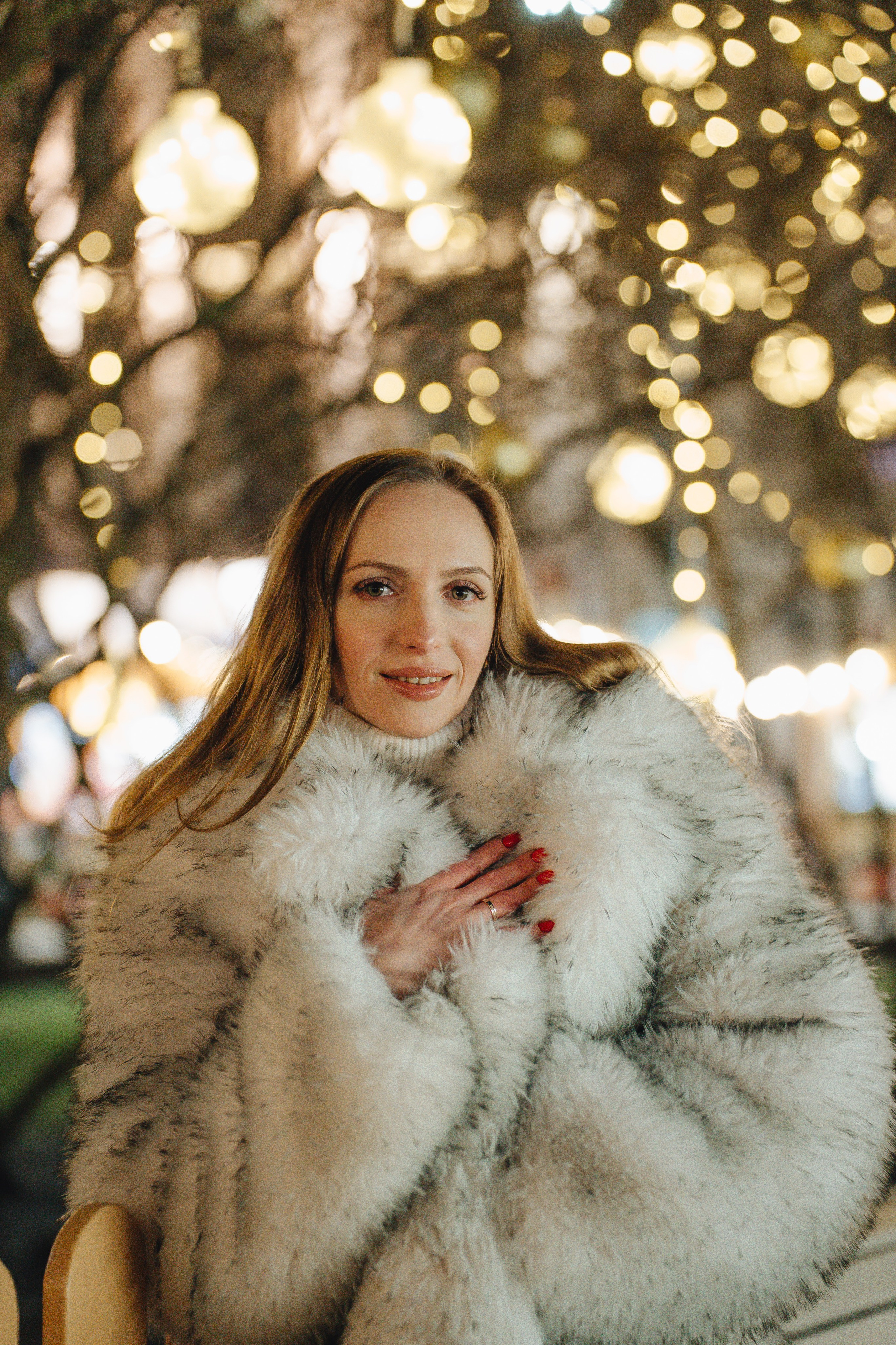 ПРОГУЛКА НА МАНЕЖНОЙ ПЛОЩАДИ ДЛЯ ДЕВУШКИ ПЕРЕД НОВЫМ ГОДОМ (НОВОГОДНЯЯ ФОТОСЕССИИЯ НА МАНЕЖНОЙ ПЛОЩАДИ). Профессиональный фотограф, Санкт-Петербург — Виктория Богомолова